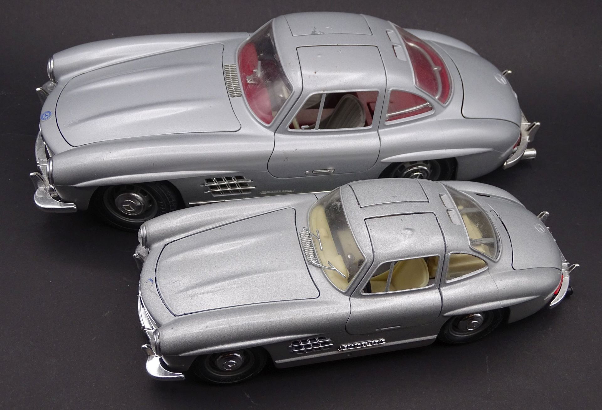 2x Automodelle Mercedes Benz 300 SL, 1: 1:18, 1x 1:24, beide Burago - Bild 2 aus 6