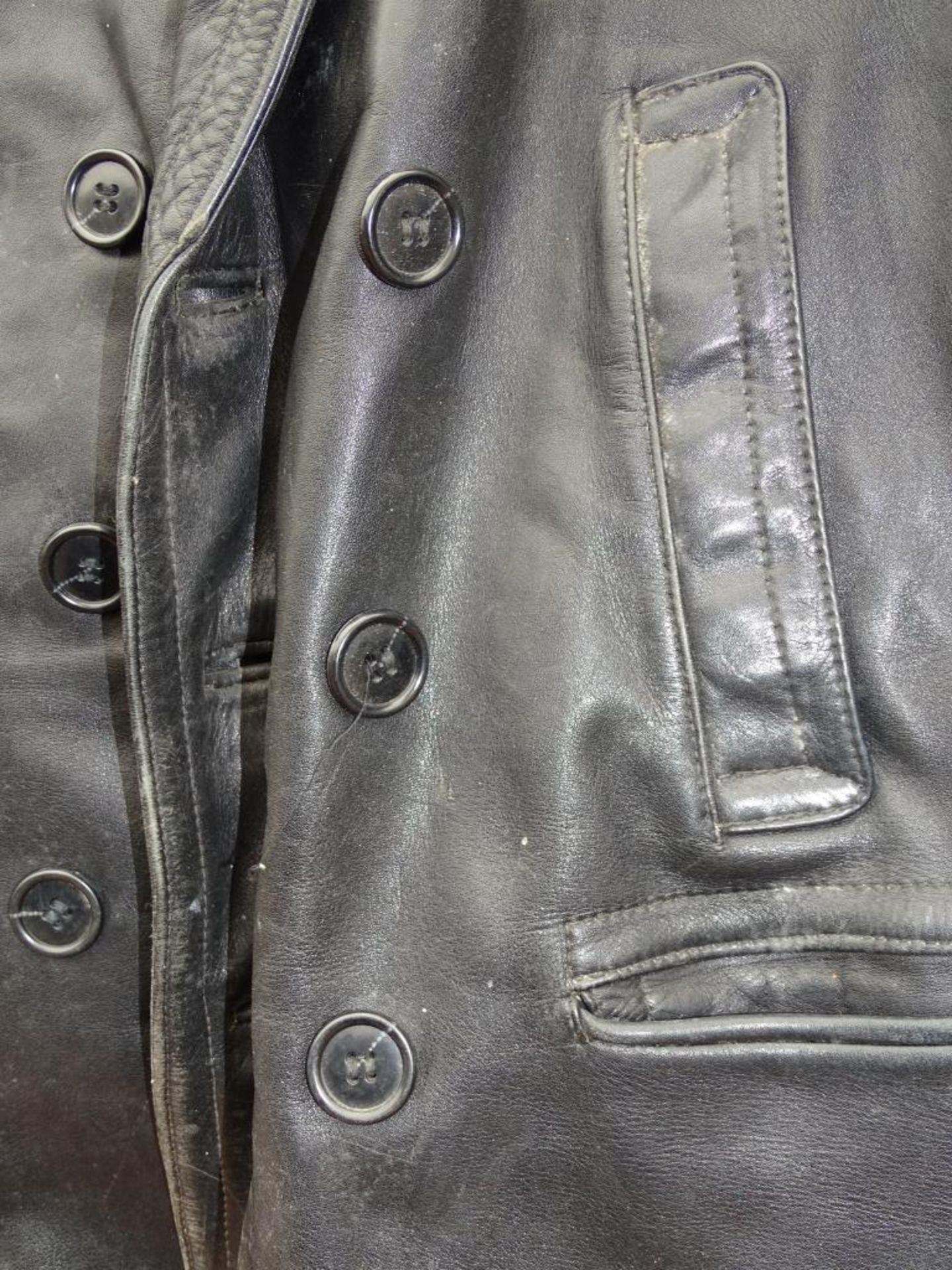 Schwere Leder Jacke ,wohl XL,Alters-u. Gebrauchsspuren - Bild 2 aus 6