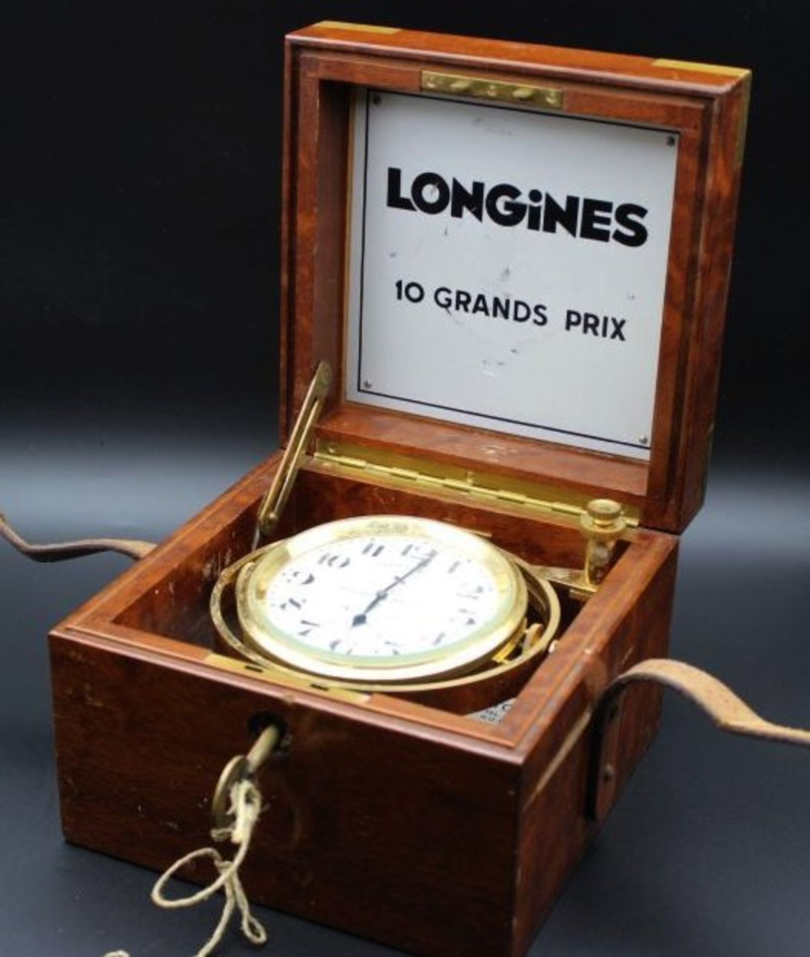 LONGINES Schiffschronometer, in Mahagoniekasten, Werk steht, Kasten H-11cm B-15cm T-15cm, Uhr D-