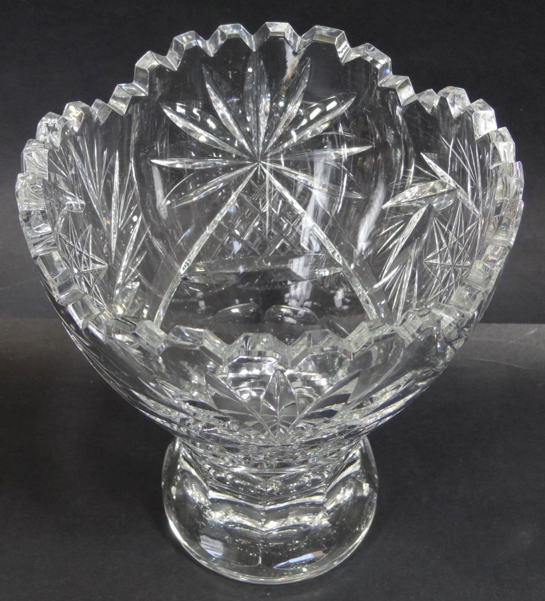schwere Kristall-Vase mit Schleuderstern-und Farnschliff, H-17,5 cm, D-15 cm - Bild 3 aus 4