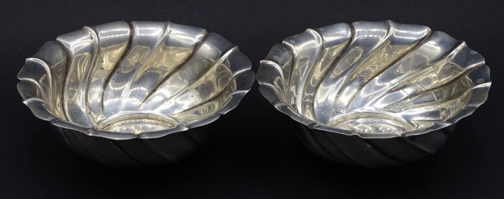 Zwei Silberschalen Silber 800/000,H-5,0cm, d-13,5cm, ges.Gew. 215gr.