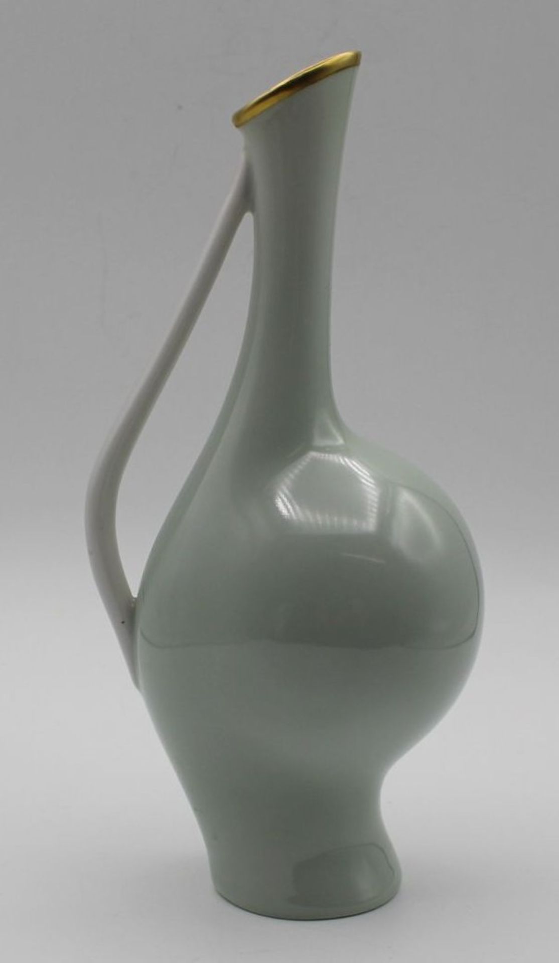 Rosenthal Vase, sogen. Schwangere Luise, hellblau mit Goldrand, H-17 cm - Bild 2 aus 6