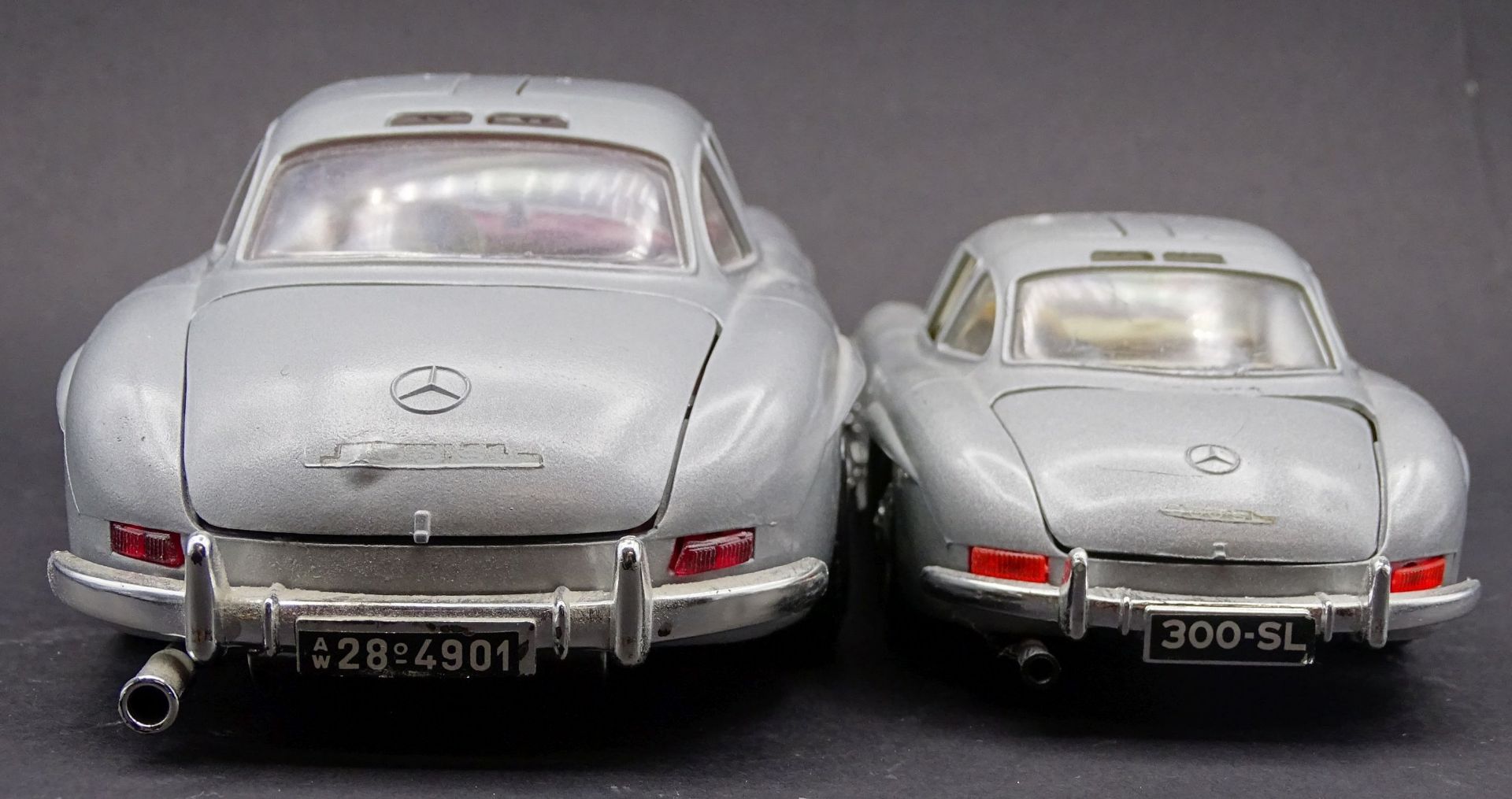 2x Automodelle Mercedes Benz 300 SL, 1: 1:18, 1x 1:24, beide Burago - Bild 4 aus 6