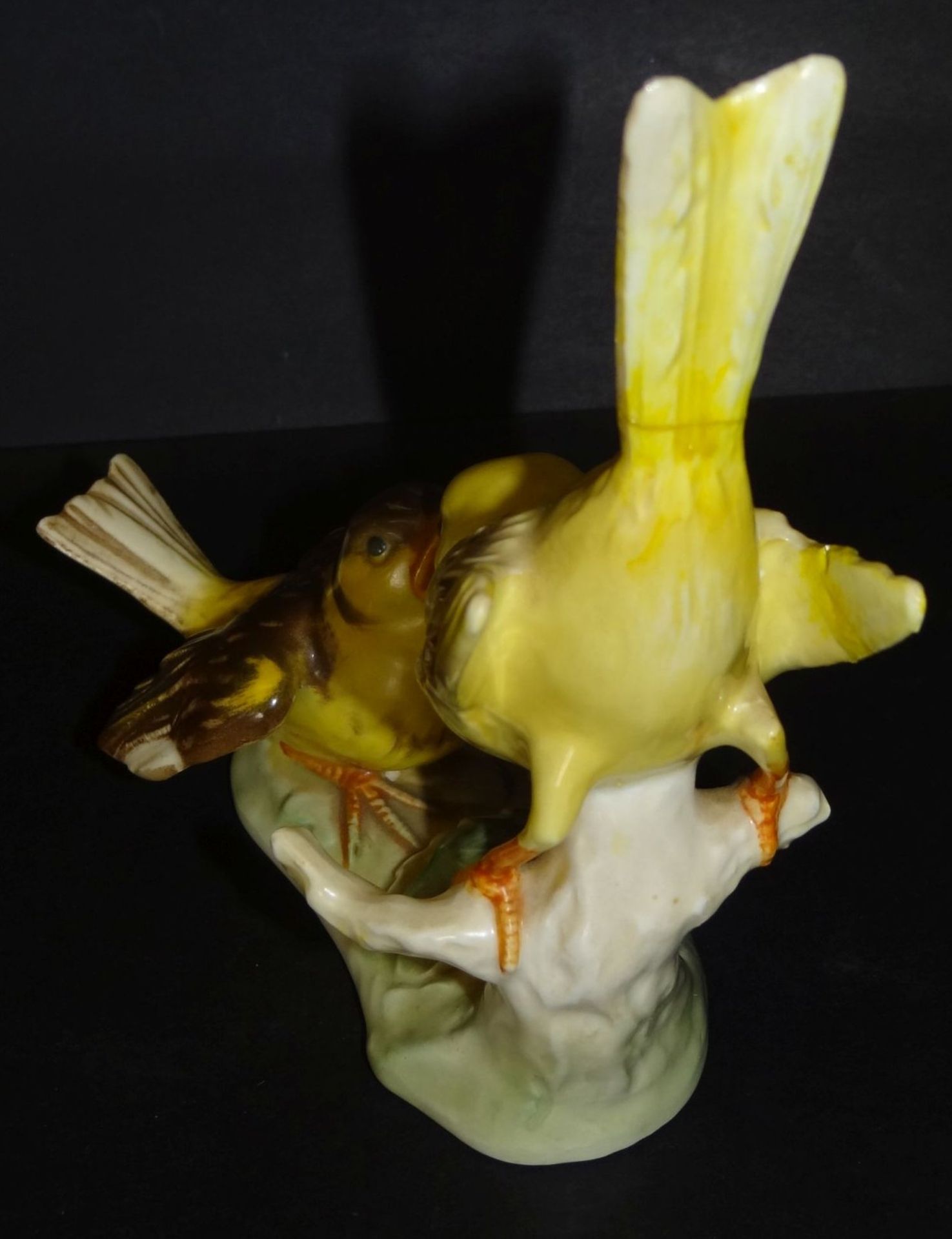 aufplusternder Vogel "Goebel", älter, bemalt, H-12,5 cm, anbei Kanarienvogel mit Hunges "Goebel" - Bild 9 aus 10