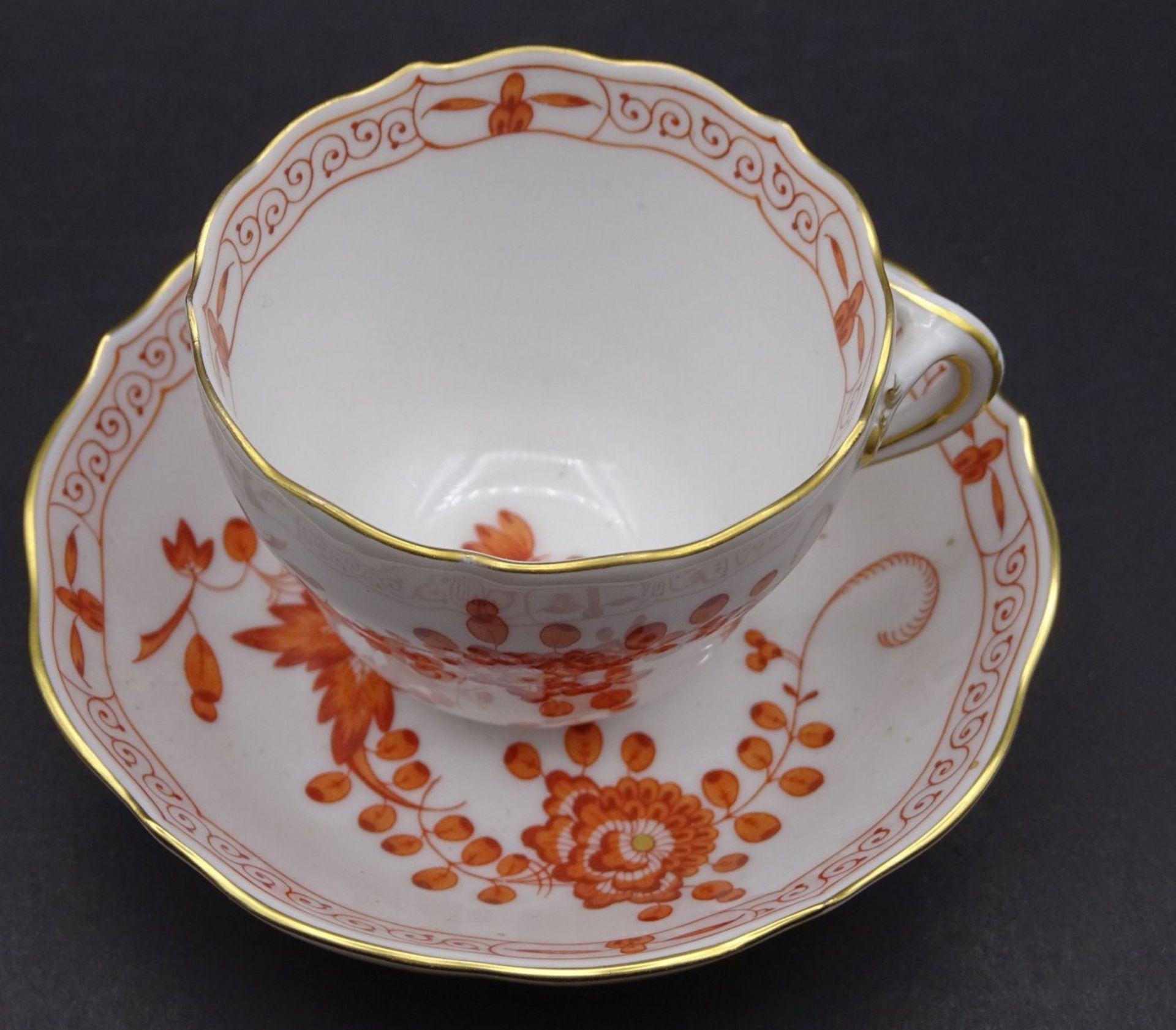 Moccatasse mit U.T. "Meissen" indischgrün. Blumen, rot, Goldrand, Schwerter durchschliffe - Bild 2 aus 6