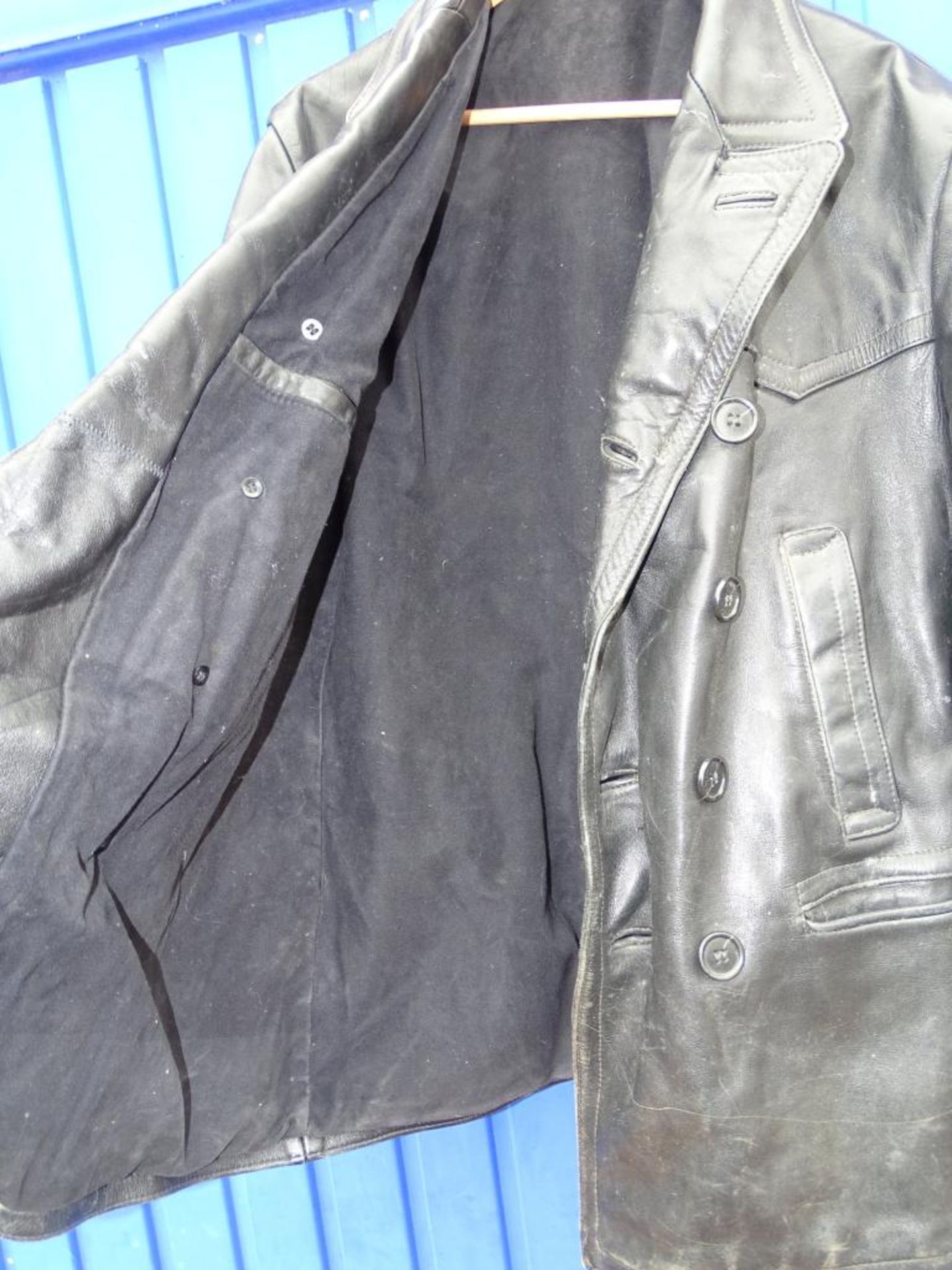 Schwere Leder Jacke ,wohl XL,Alters-u. Gebrauchsspuren - Bild 4 aus 6