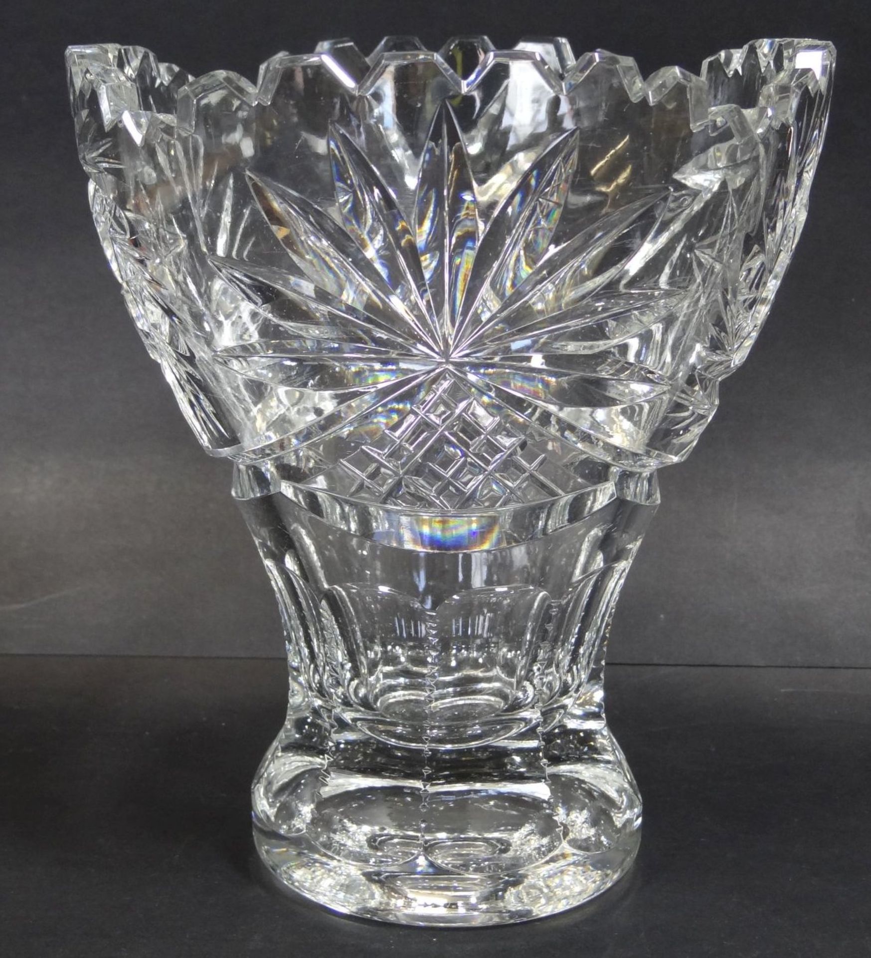 schwere Kristall-Vase mit Schleuderstern-und Farnschliff, H-17,5 cm, D-15 cm - Bild 2 aus 4
