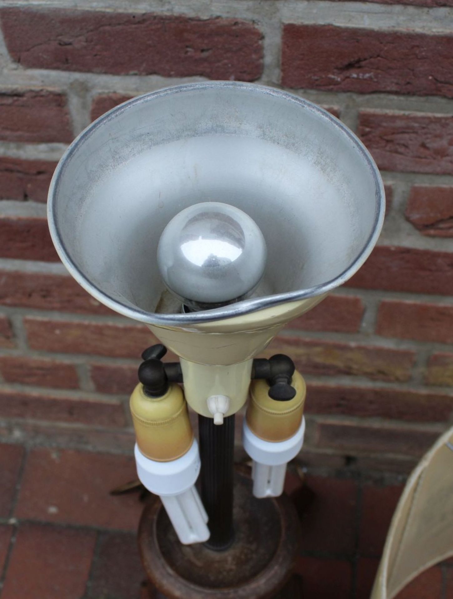 Tischlampe mit Holzgestell, H-85 cm - Bild 3 aus 3