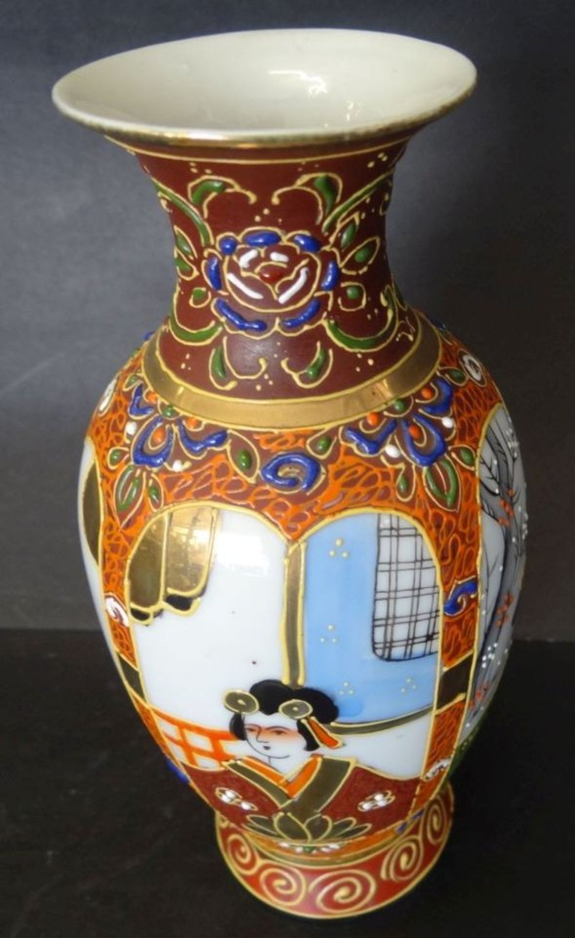 Vase, wohl China/Japan, mit Geisha-Darstellung, H-15 cm - Bild 3 aus 5