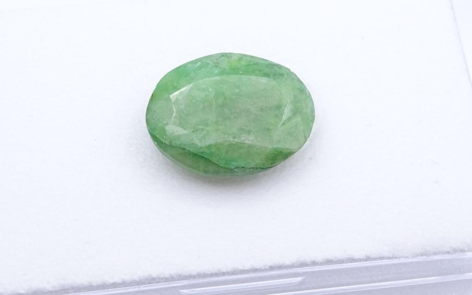 Natürlicher Smaragd, 9,35ct., Opak,in Edelstein Box,16,9x13,7x5,5m - Image 6 of 6