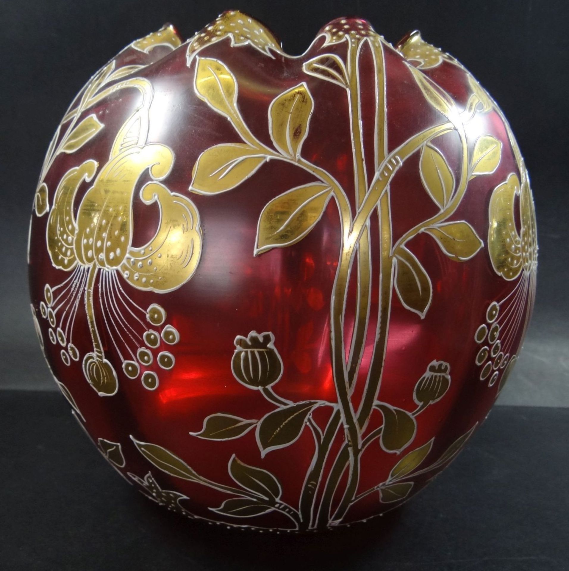 Kugelvase, rot mit massiven Golddekor, H-20 cm, D-20 cm