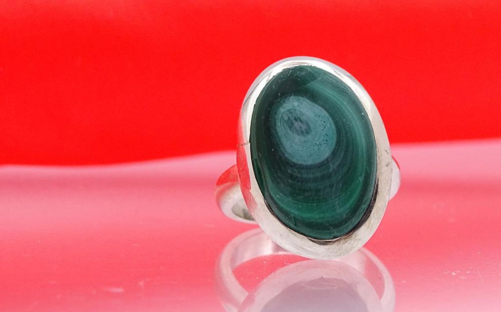 925er Silber Ring mit einen Malachit Cabochon, 9,8gr., RG 56