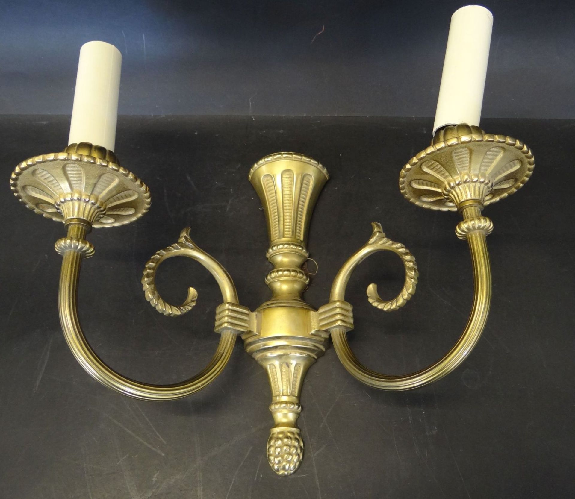 Bronze-Wamdlampe, 2 flammig, H-24 cm, B-30 cm