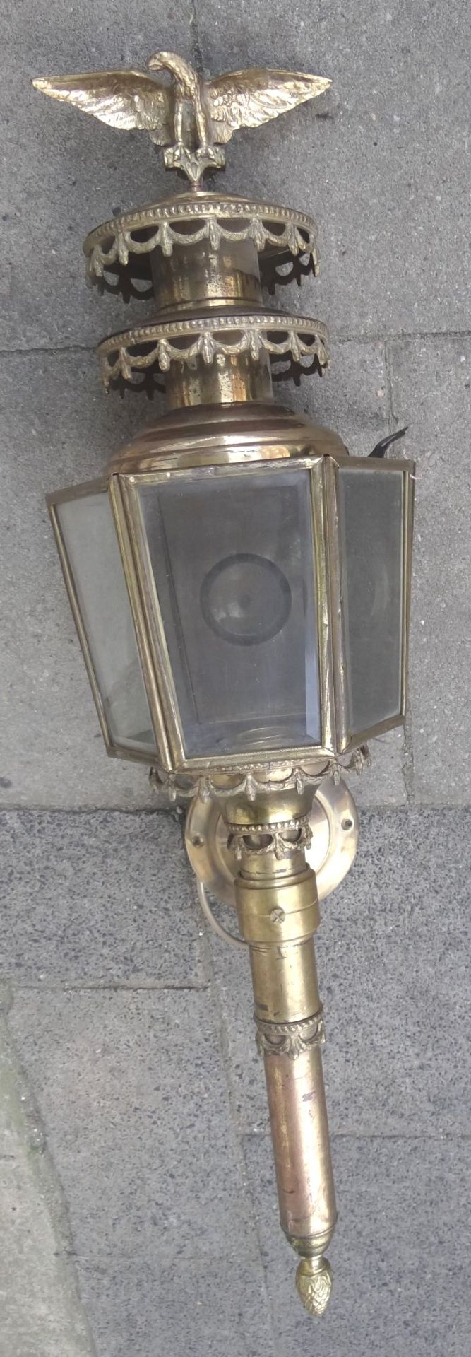grosse, massive Kutschenlampe, Messing/Bronze, H-75 cm, B-28 cm, elektrisch, guter Zustand - Bild 2 aus 9