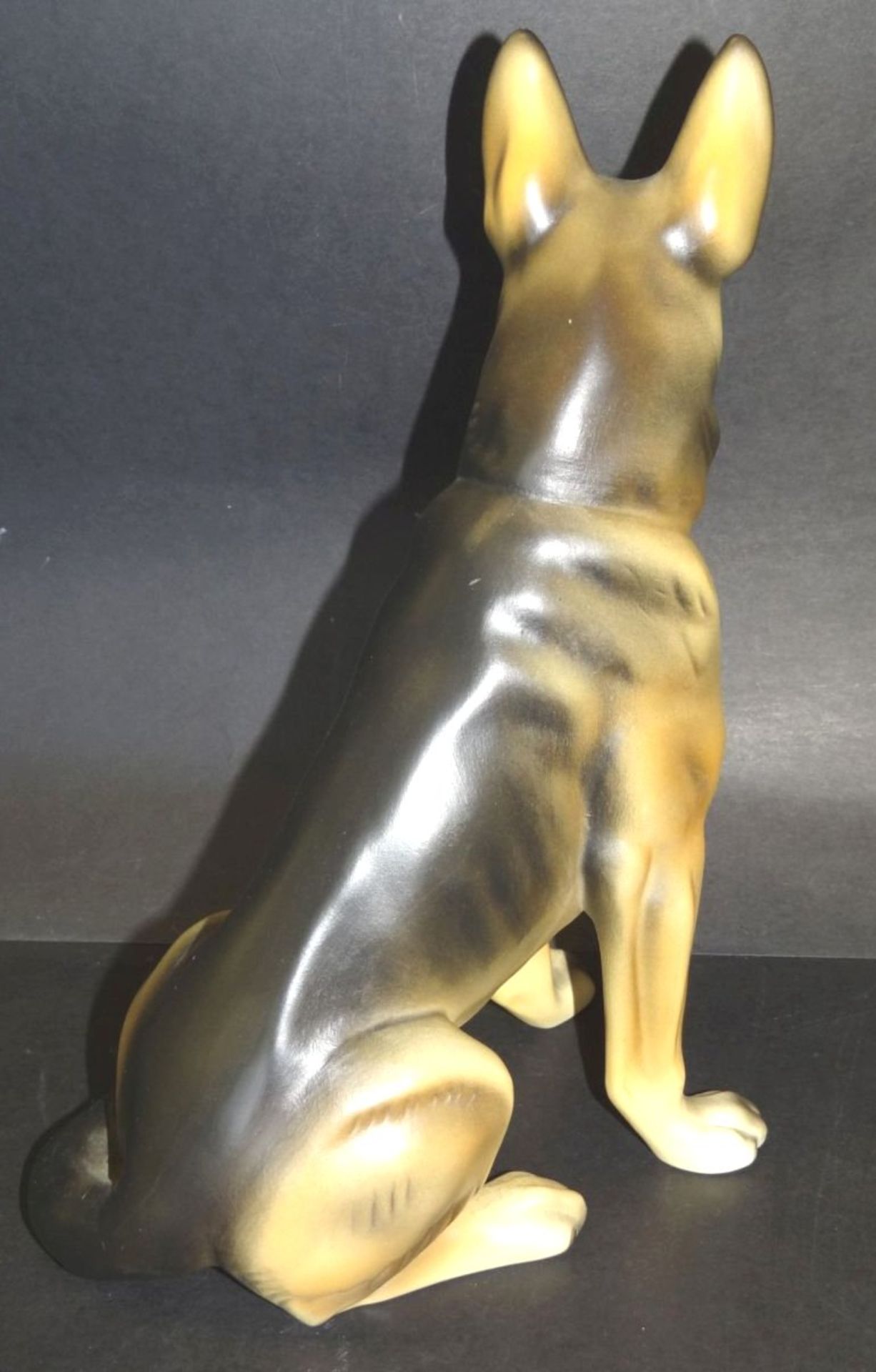 grosser, sitzender Schäferhund "Goebel", H-27 cm, T-23 cm, sehr guter Zustan - Bild 4 aus 9