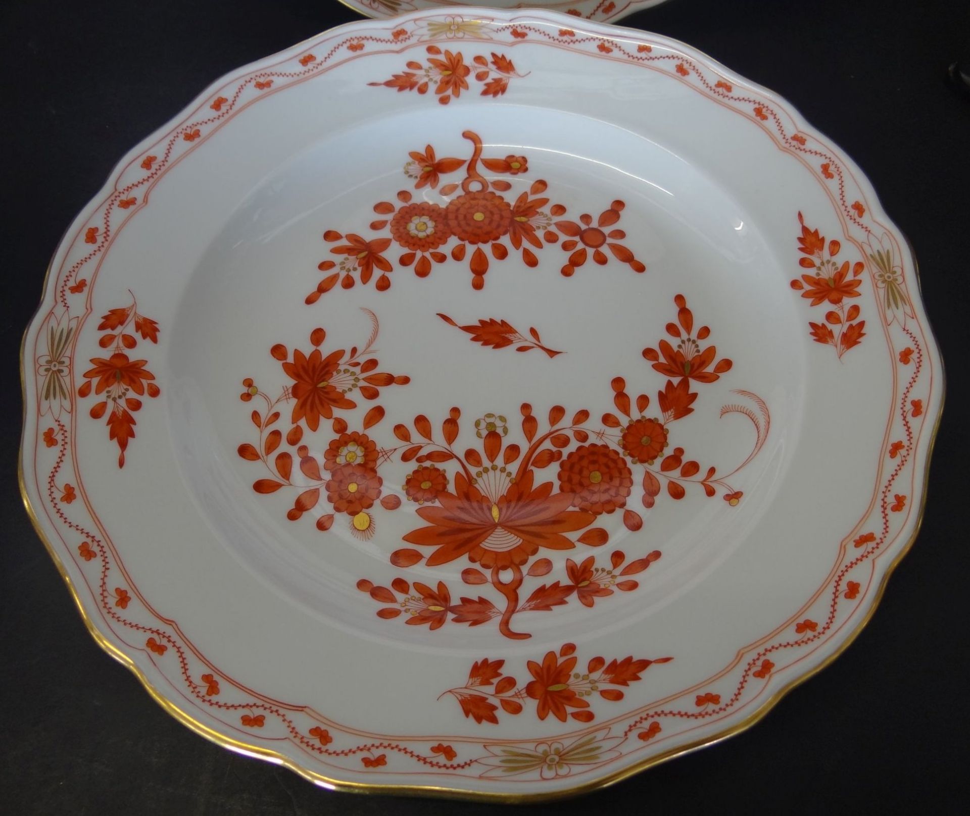 2 gr. Teller "Meissen" rote indian. Blumen mit Gold, D-25 cm, beide 1.Wahl - Bild 2 aus 5