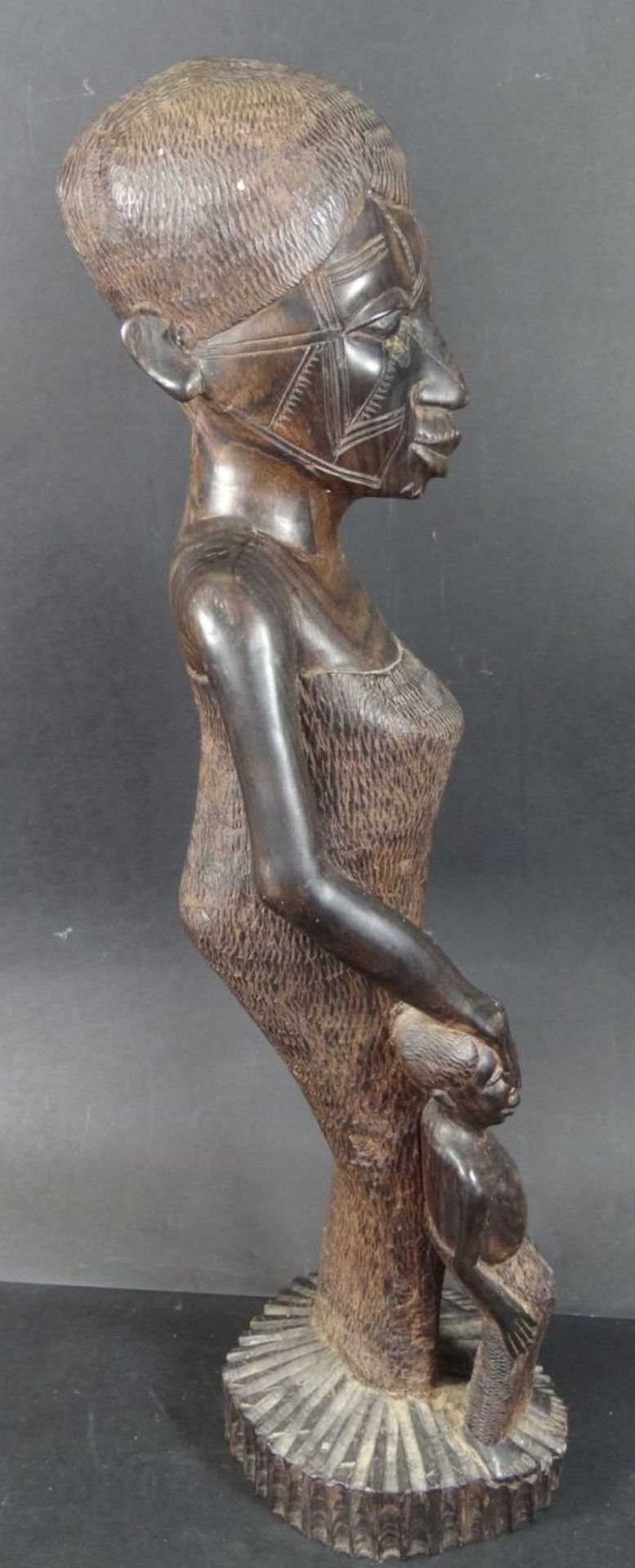 afrikan. Holzschnitzerei, Mutter mit Kind, H-39 cm - Bild 6 aus 7