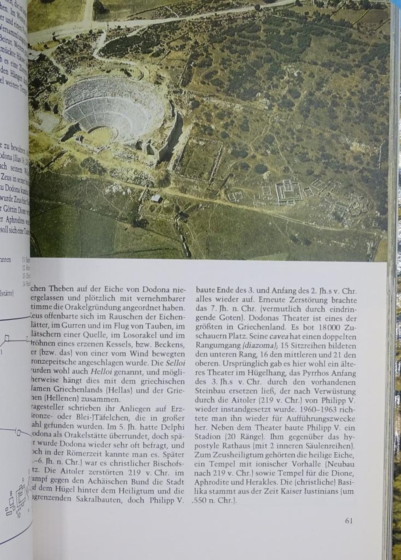 "Das antike Griechenland aus der Luft", 1975, Text und 140 Farb Aufnahmen,138 Planskizzen - Image 8 of 10