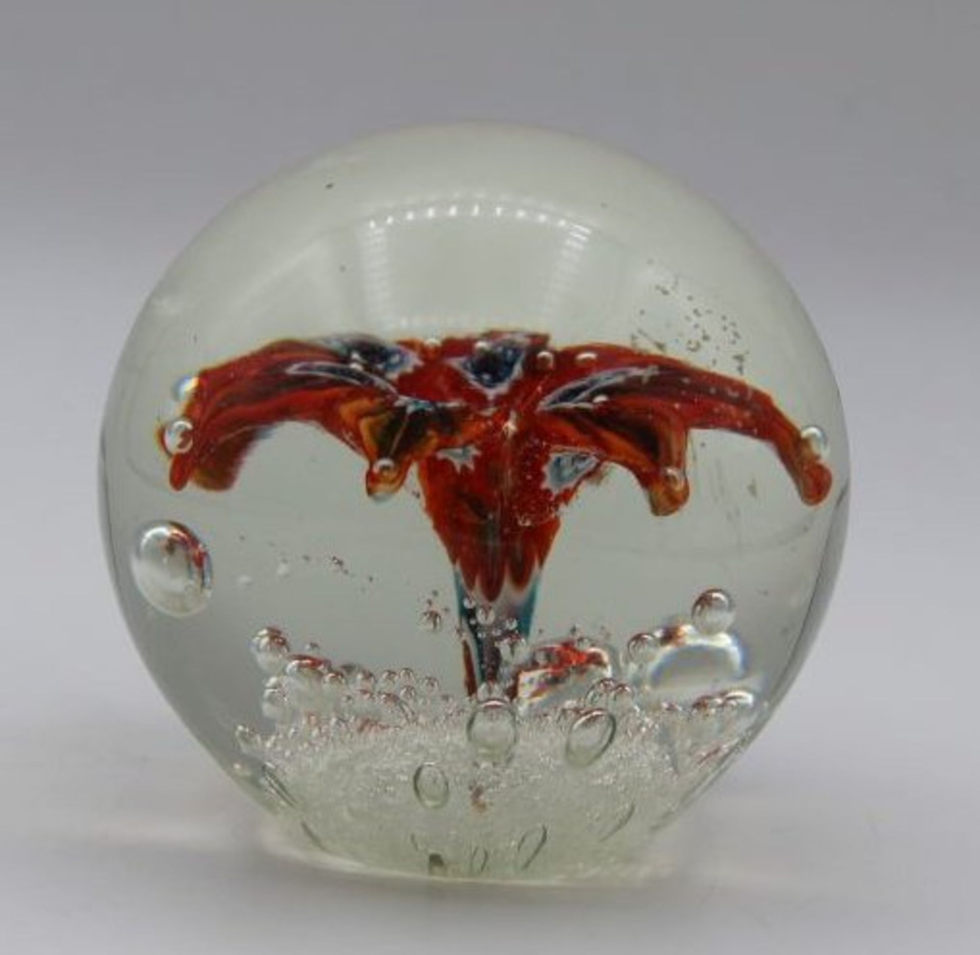 Paperweight, Einschmelzungen in Blütenform, H-7cm.