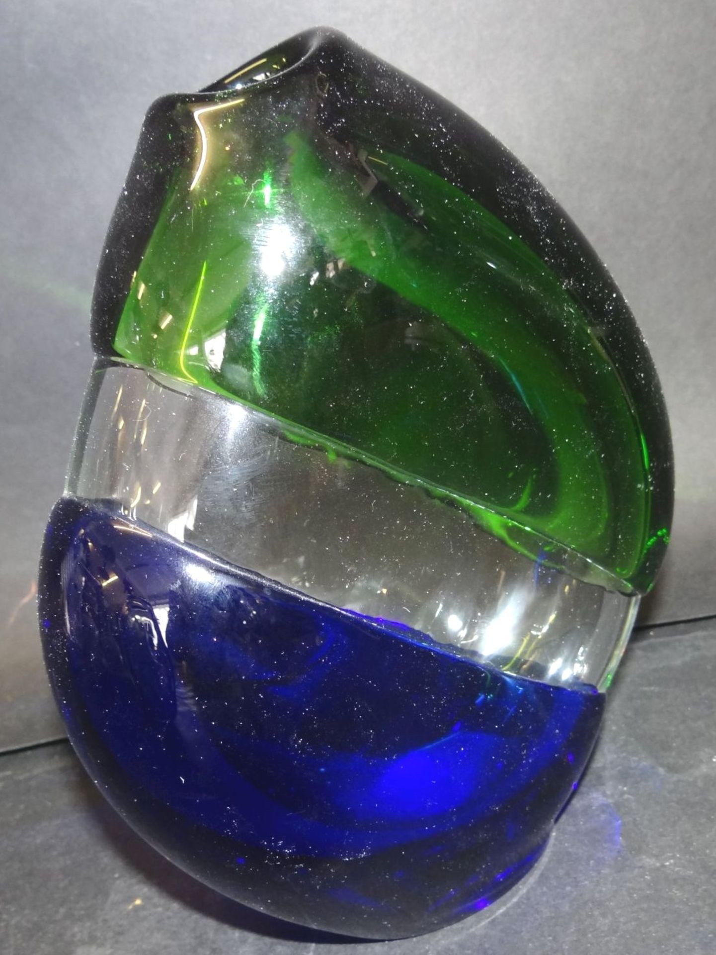 grosse, schwere Kunstglas-Vase, grün/weiss/blau, 18x14 c - Image 2 of 4