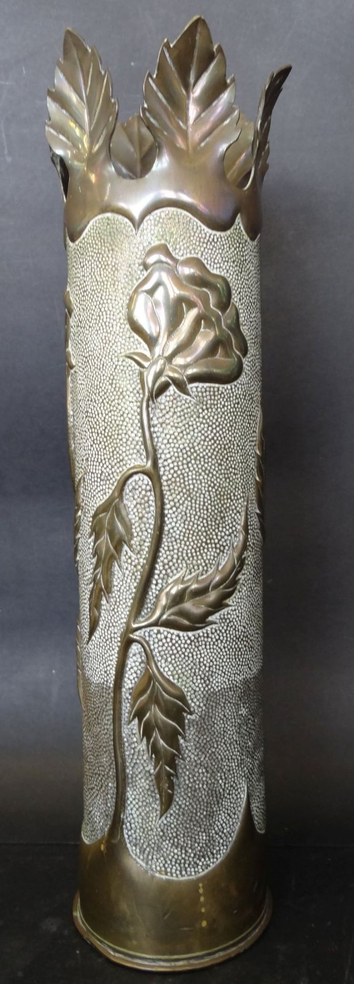 Jugendstil-Vase aus massiver Messing-Granatenkartusche, H-35 cm