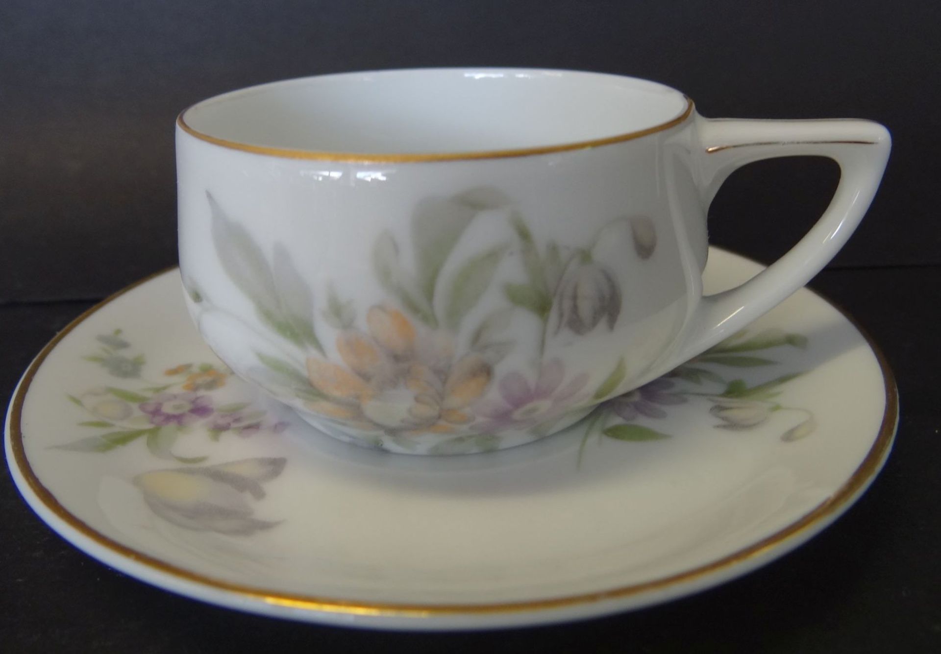 Jugendstil-Moccatasse mit U.T. "Rosenthal" Blumendekor