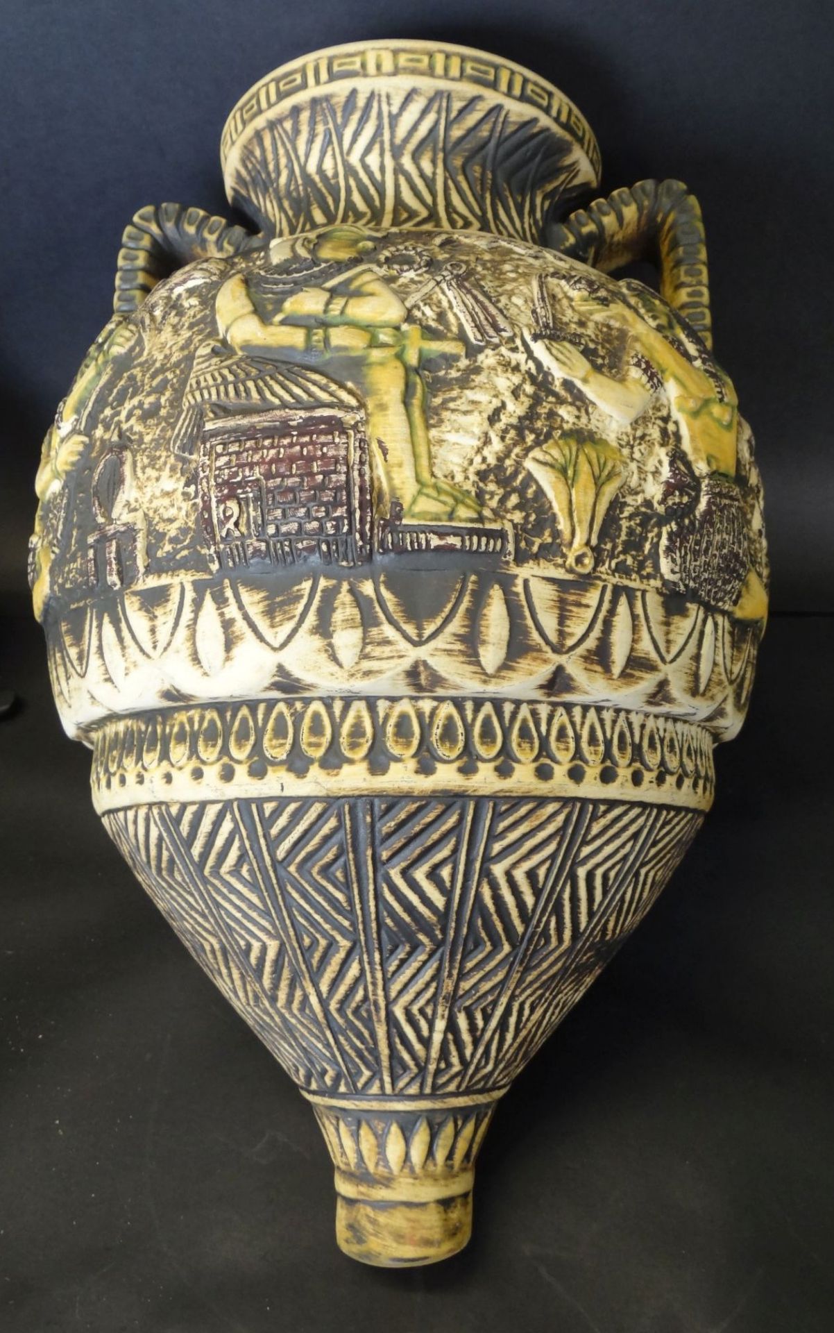 Amphore in altägyptischer Art auf Eisengestell, H-53 cm, - Bild 6 aus 7