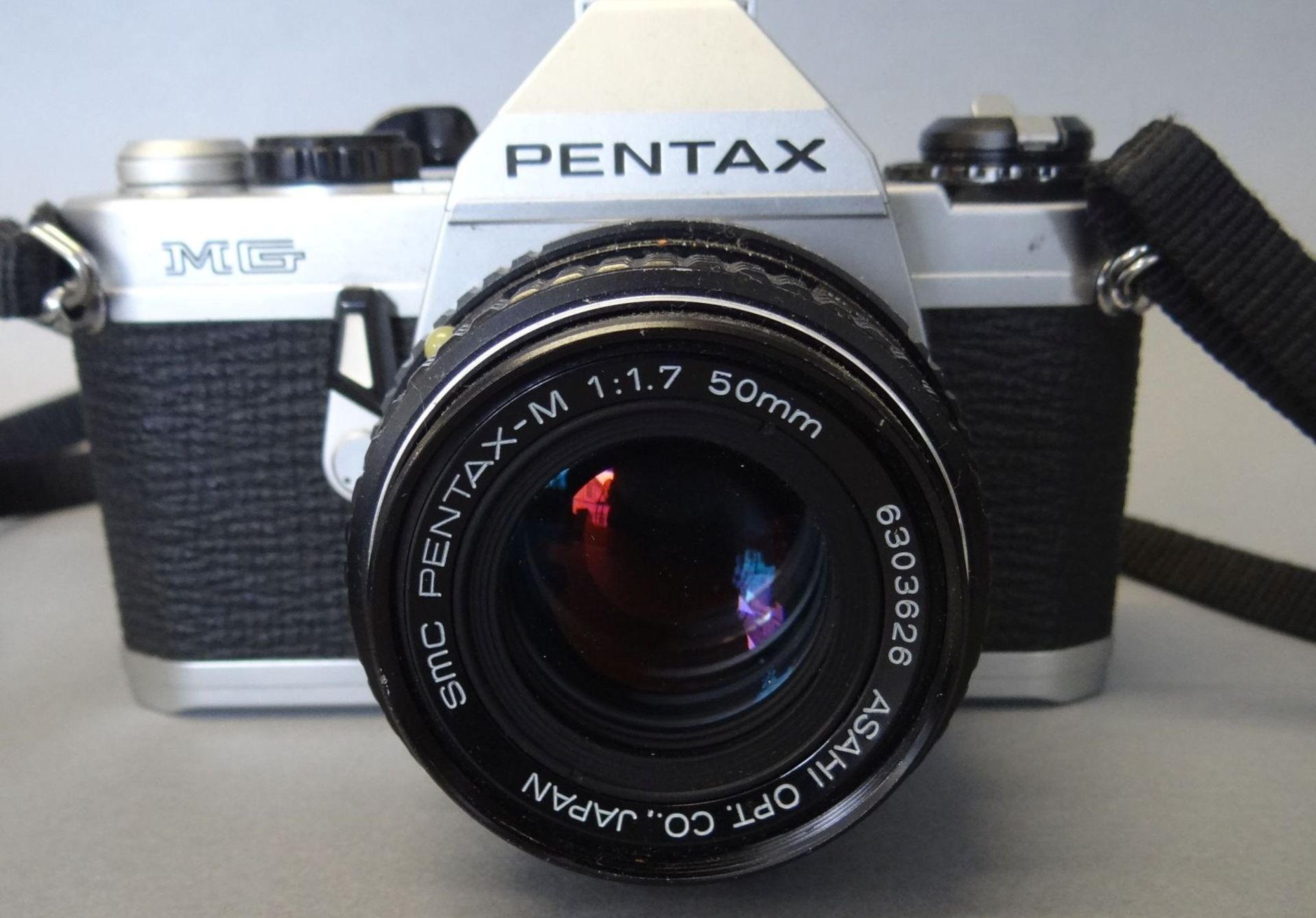 Spiegelreflex "Pentax" MG, Objektiv 1:17-50 mm - Bild 2 aus 3