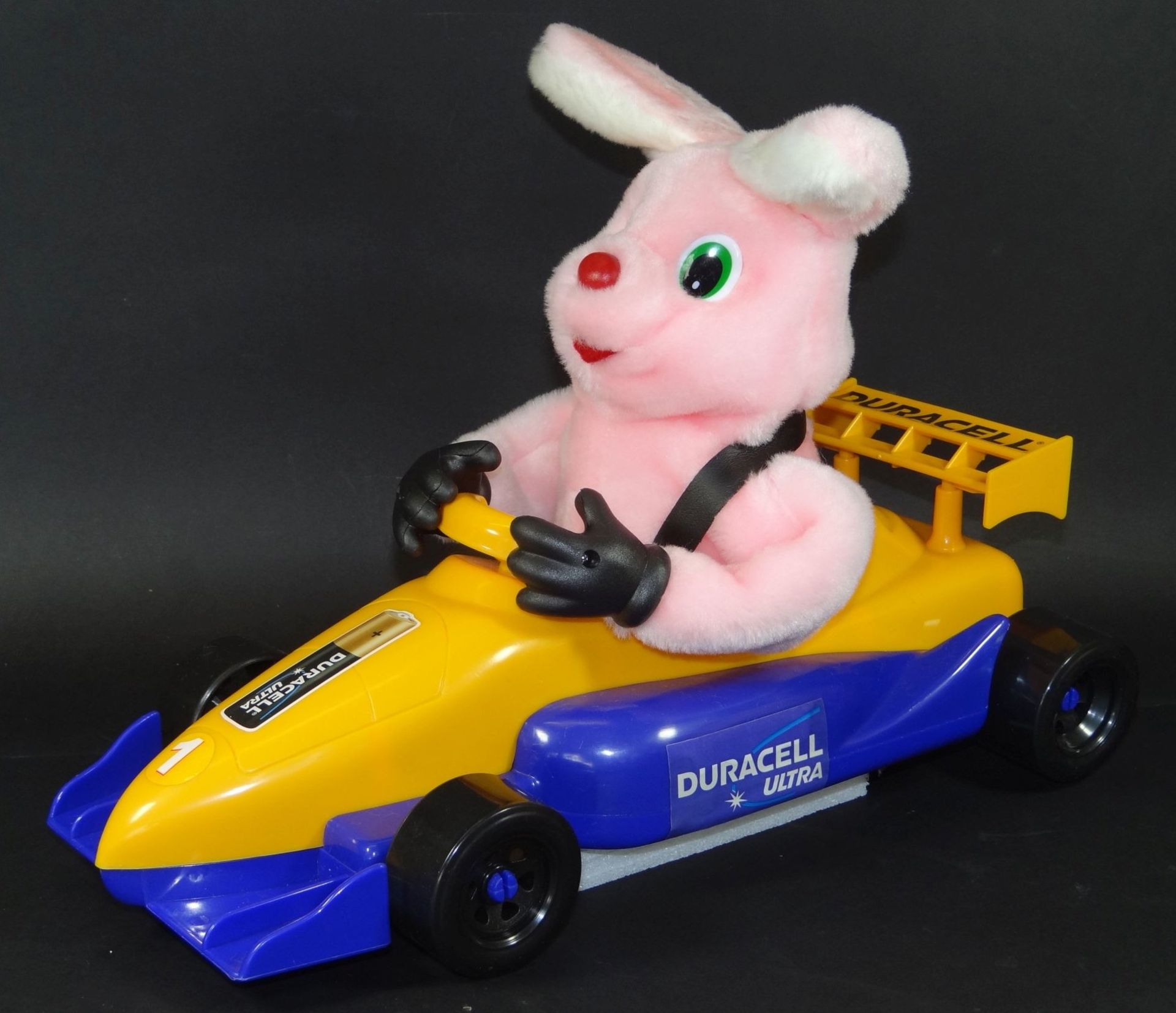 Duracell Hase im Rennwagen "Wissdom Toys" in OVP, wohl unbespielt - Bild 2 aus 6