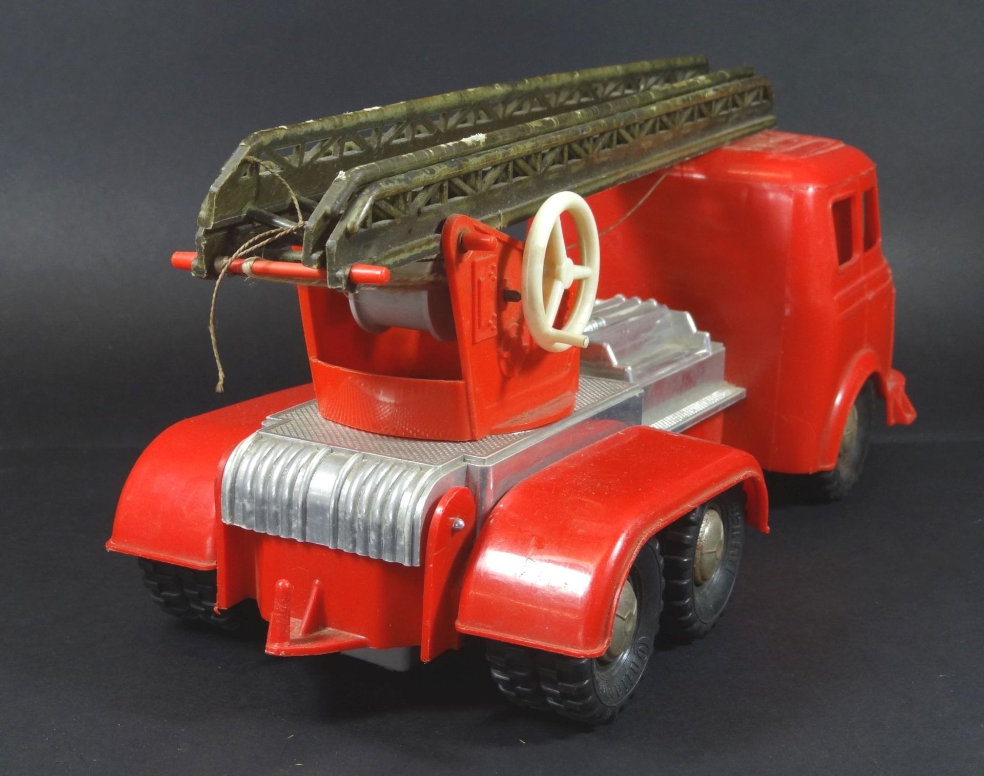 gr. Feuerwehr-Leiterwagen, Kunststoff, H-14 cm, L-30 cm - Bild 4 aus 6