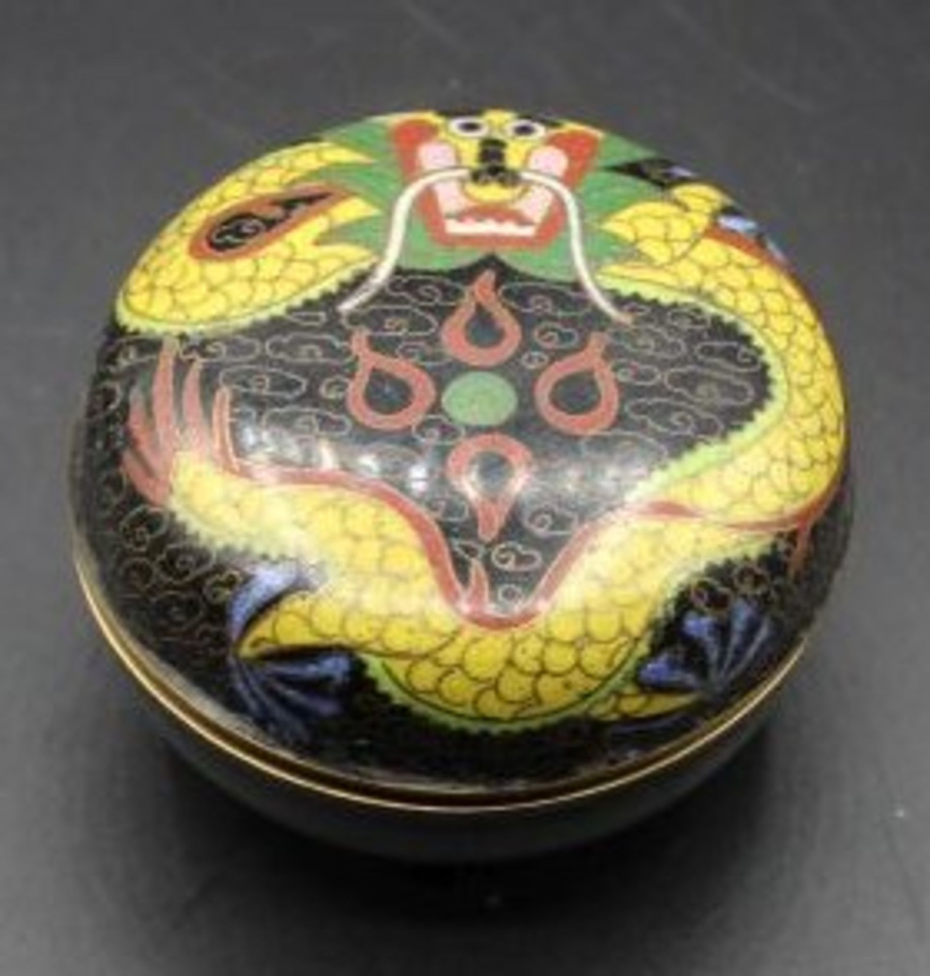 runde Dose, China, Cloisonné, Drachendekor, wohl älter, H-5,5cm D-7,5cm