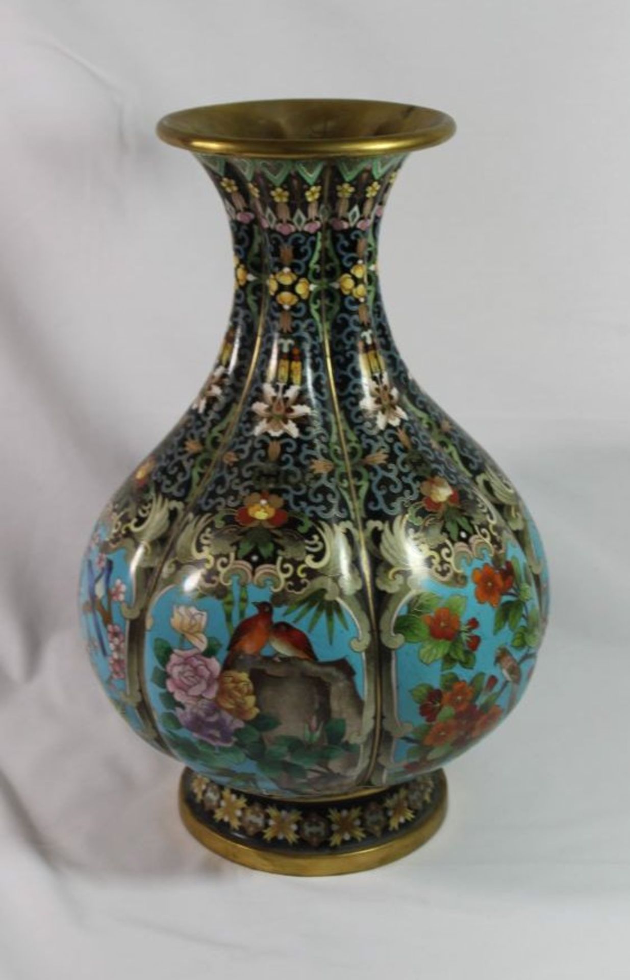 sehr schön gearbeitete Cloisonné-Vase, China, älter, umlaufend Floral-u. Vogeldekor, H-38c - Bild 2 aus 5