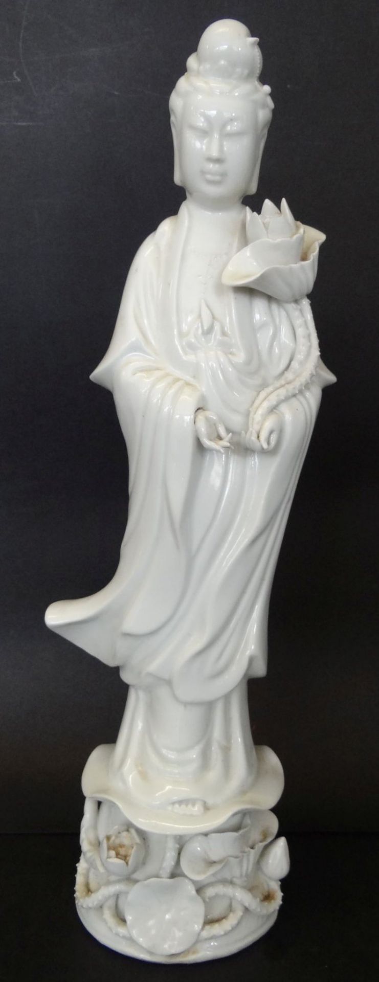Porzellanfigur,Guan Yin, die chinesische Göttin der Barmherzigkeit, des Mitgefühls, der Güte und der - Bild 3 aus 8