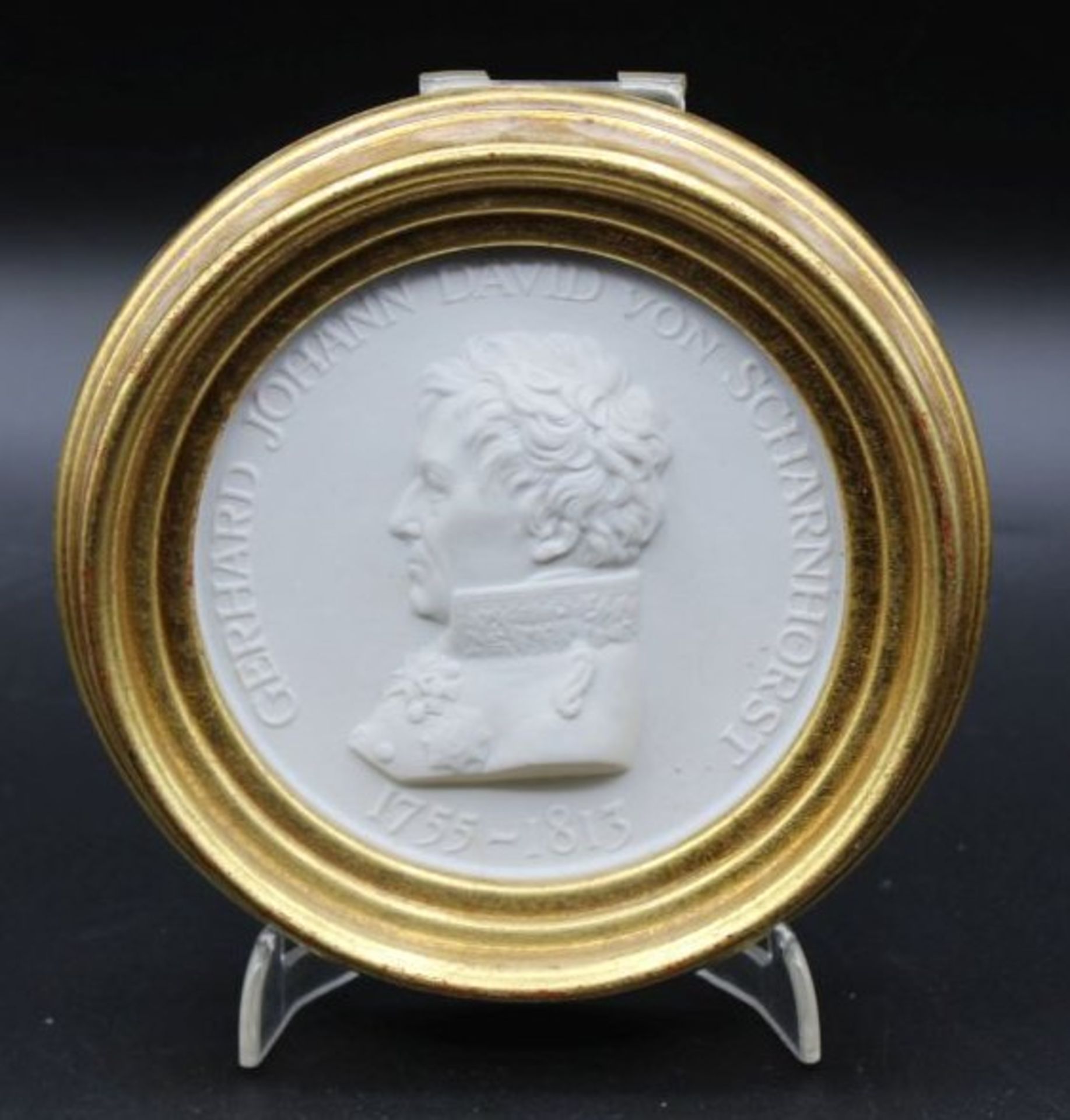 Reliefportrait, Meissen, Bildnis des Gerhard Johann David von Scharnhorst, rund gerahmt, D-12,5cm.