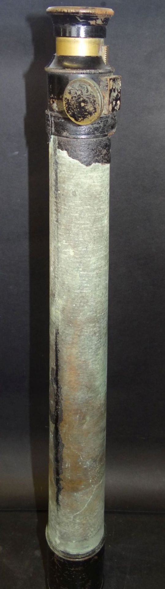 altes Fernrohr, Kupfer/Messing, schwarz lackiert, Lederhülle fehlt, L-ca. 70 cm, Alters-u.