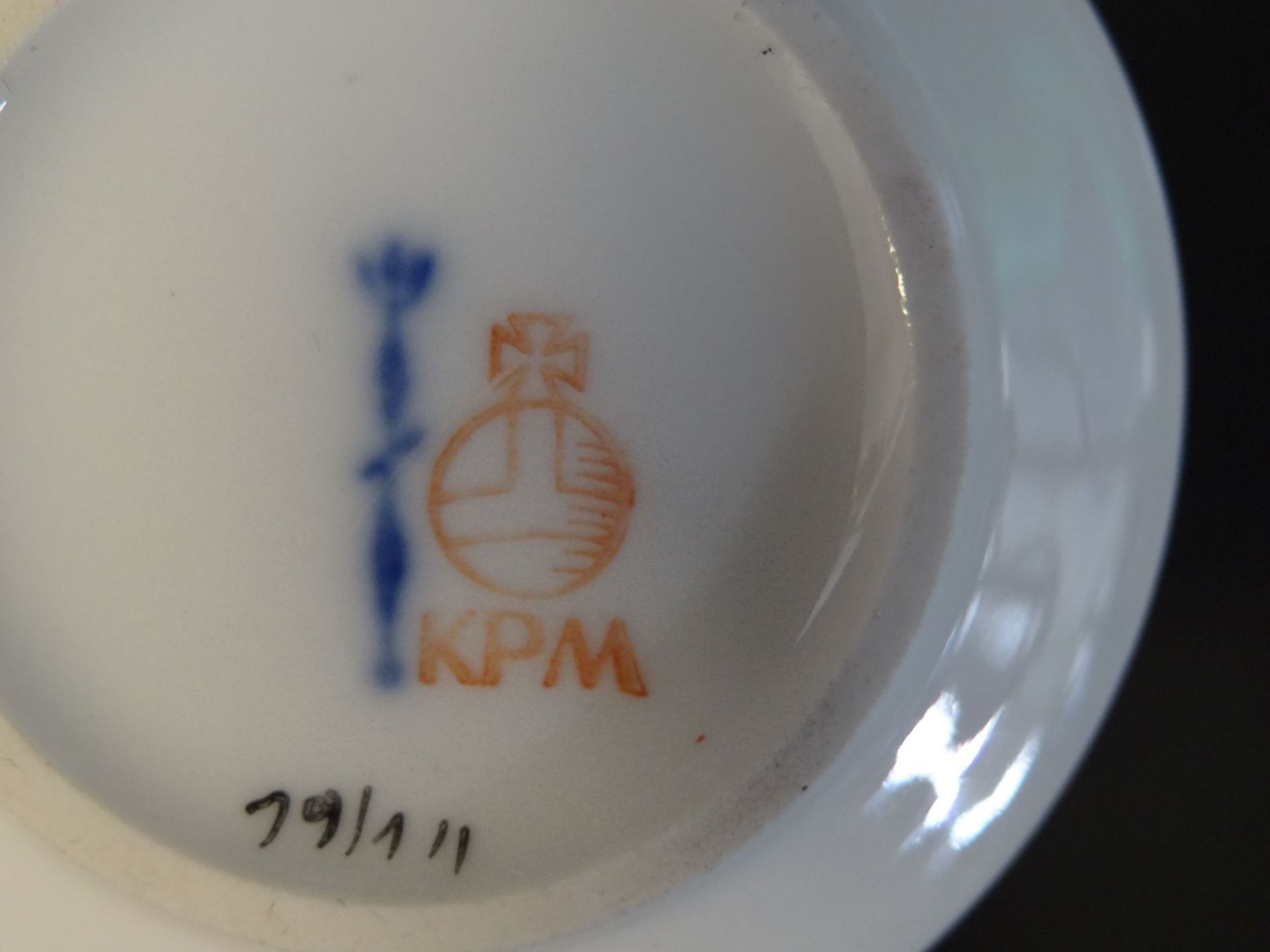 Tasse mit U.T. "KPM" Berlin, mintgrün, U.T. mit Medaillo - Bild 5 aus 5