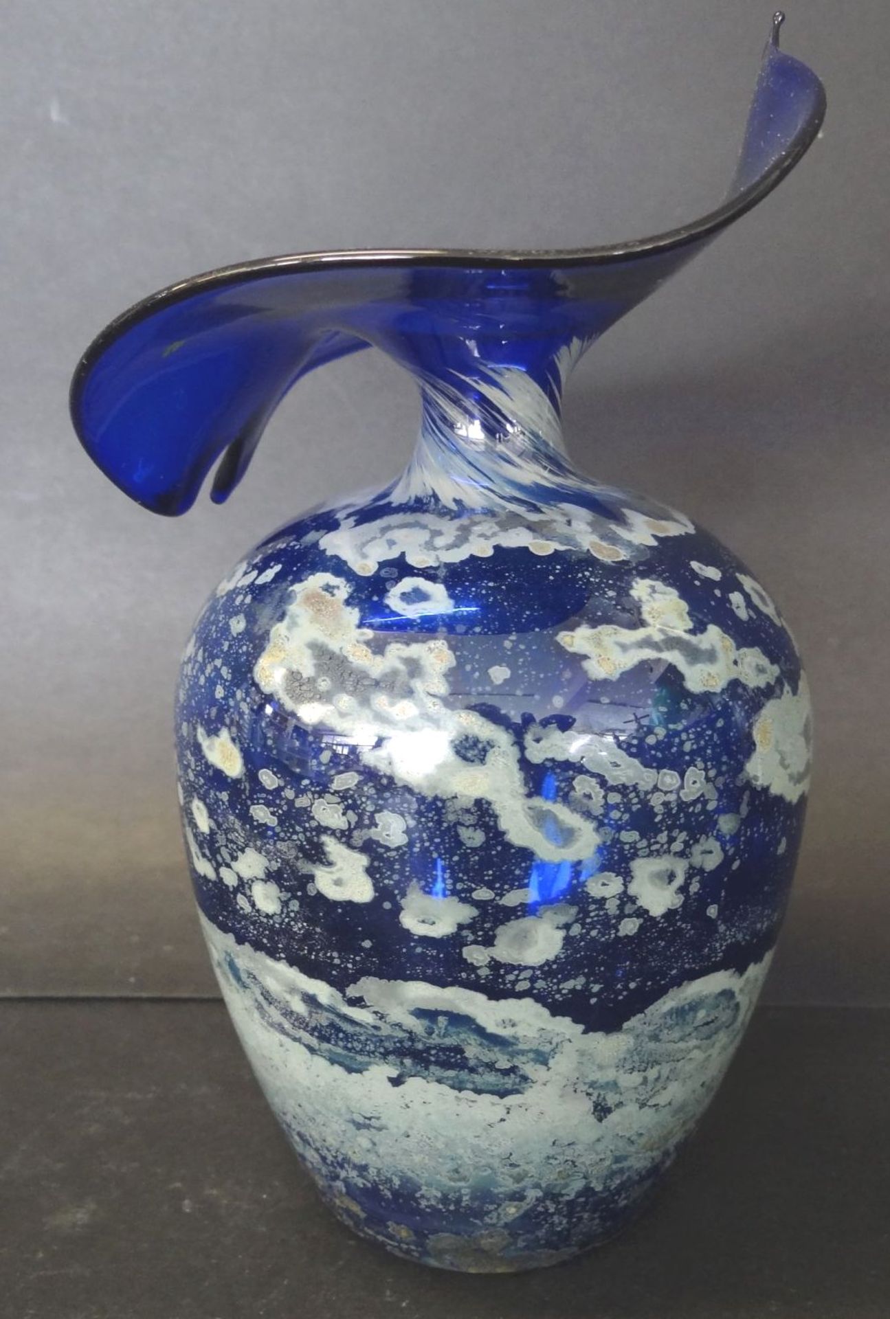 kl. Künstlervase, dünnen Glas mit Einschmelzungen, H-16 - Image 3 of 5