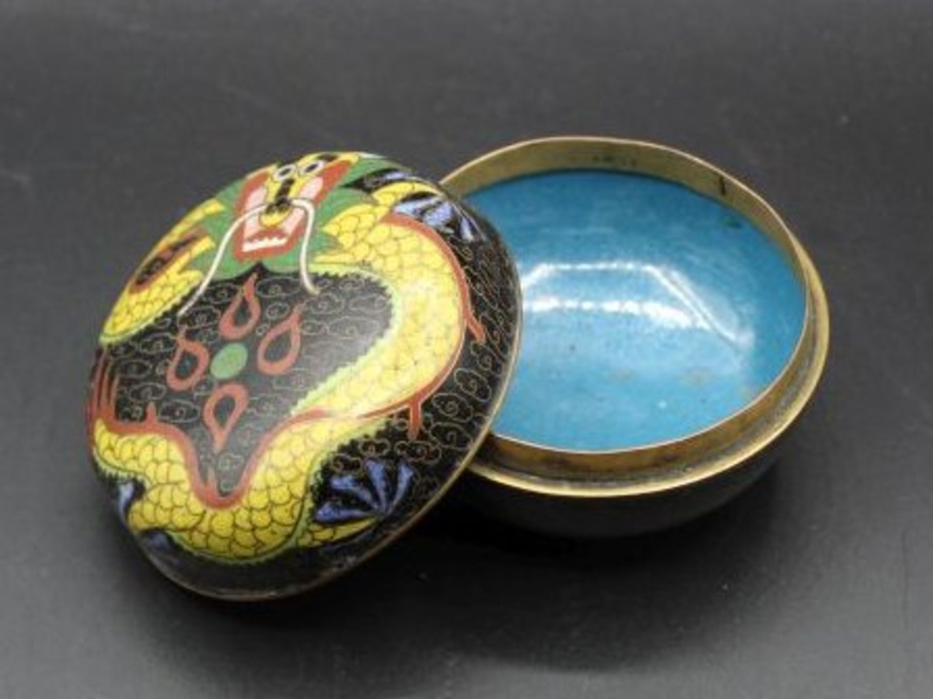 runde Dose, China, Cloisonné, Drachendekor, wohl älter, H-5,5cm D-7,5cm - Bild 3 aus 3