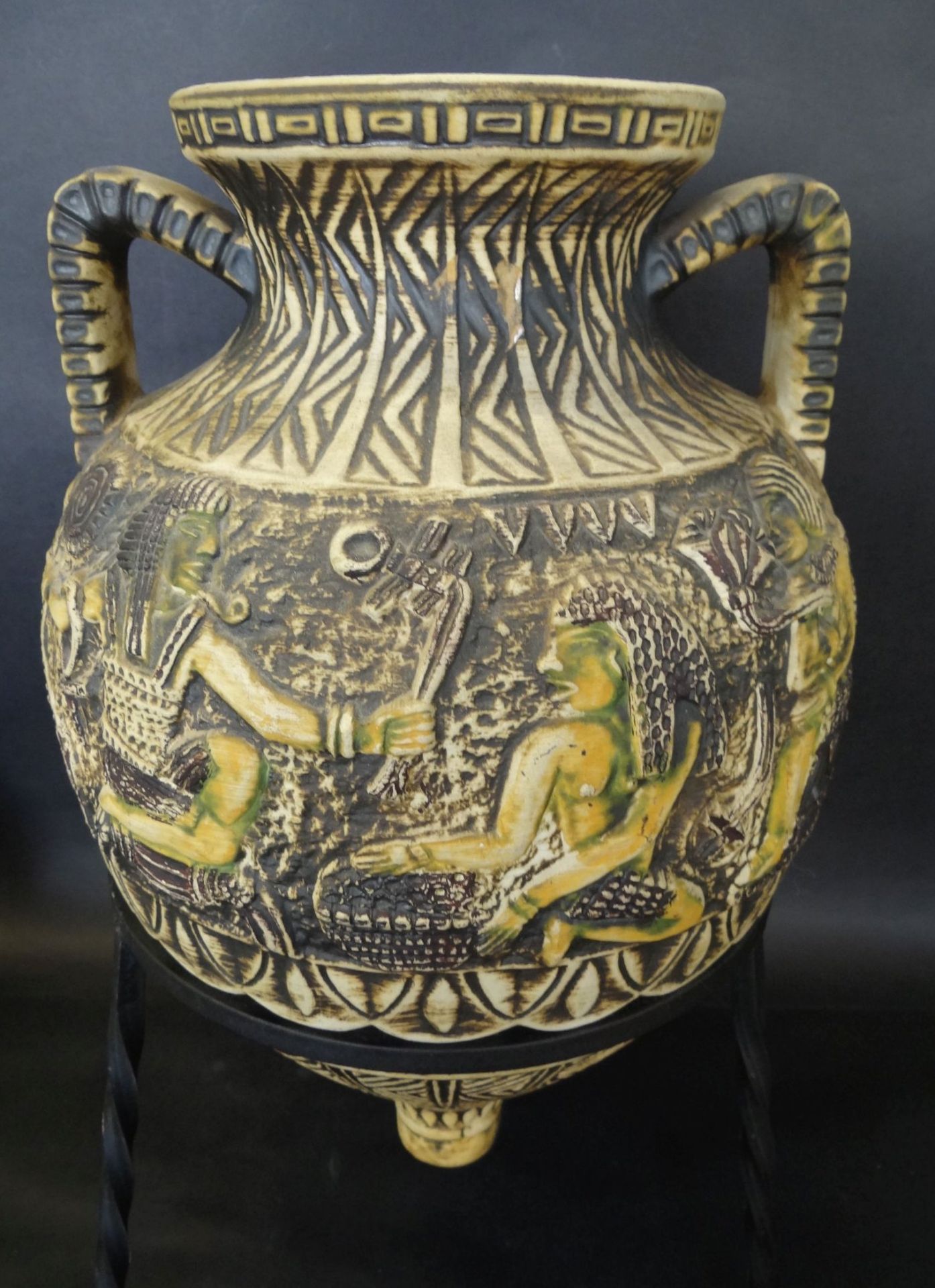 Amphore in altägyptischer Art auf Eisengestell, H-53 cm, - Bild 2 aus 7