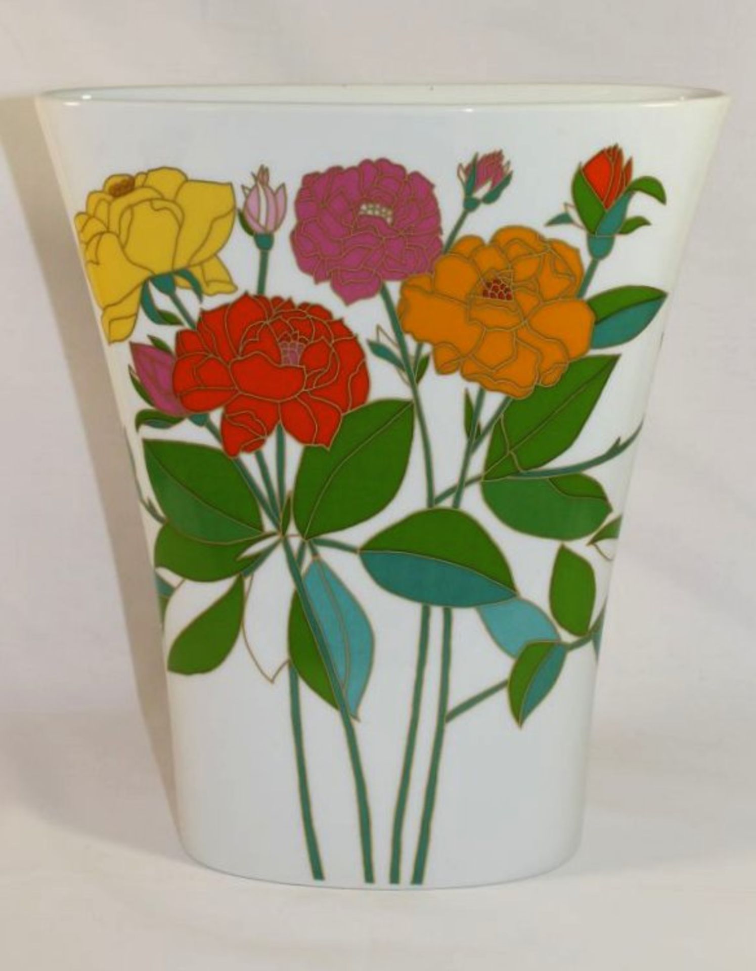 gr. Vase, Rosenthal studio-line, florale Bemalung, sifgniert W.Bauer, H-32,5cm B-27,5cm.