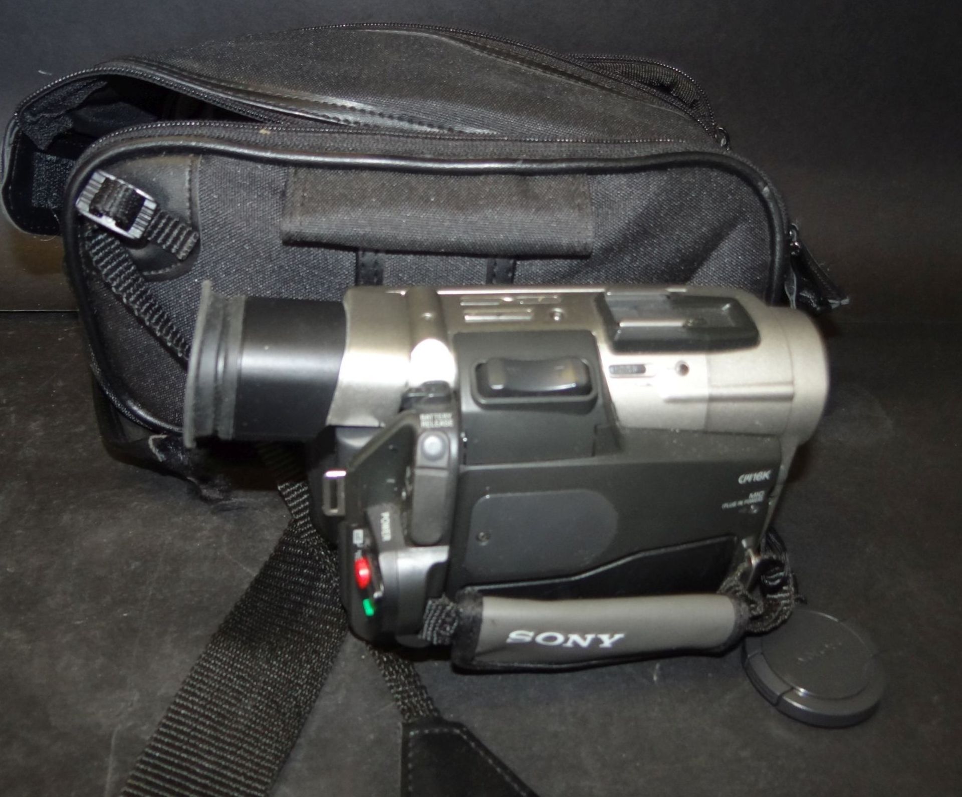 Sony Handycam Vision Mini DV in Tasche, optisch gut erhalten