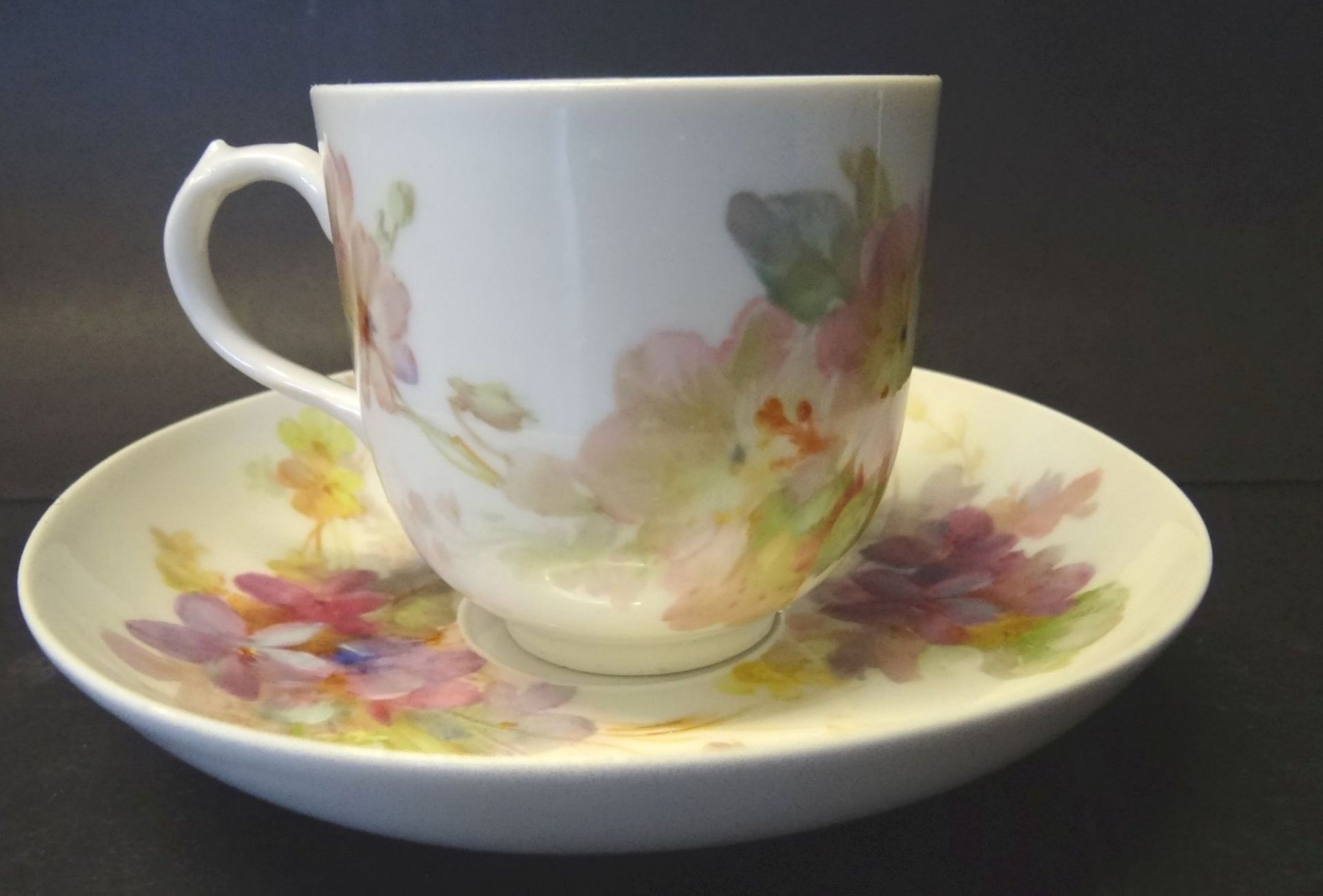 Kaffeetasse mit U.T. "KPM" Berlin, florales Dekor, älte - Bild 3 aus 6