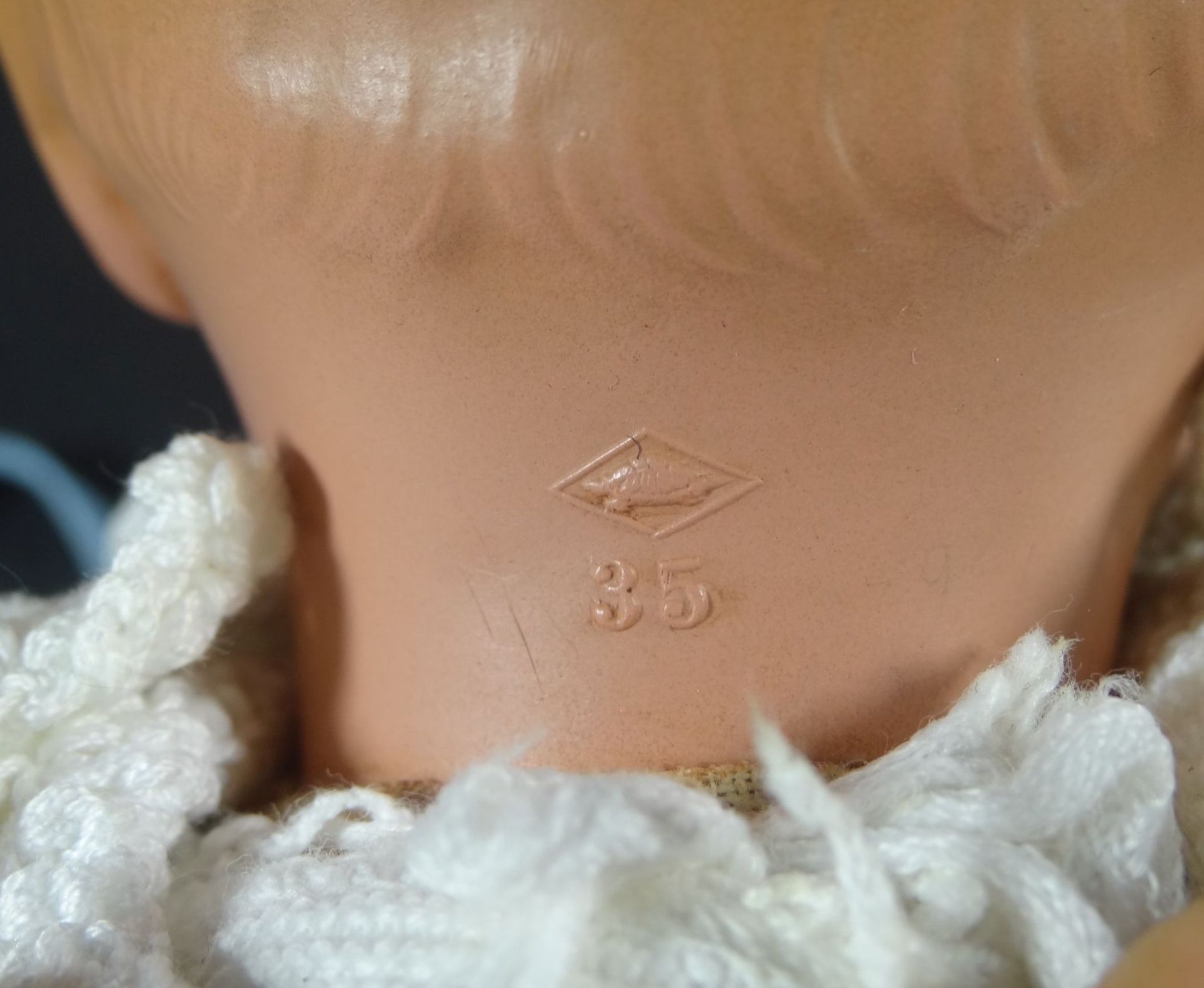 Schildkröt Babypuppe, Halsmarke und 35, H-39 cm, guter Zustan - Bild 4 aus 4