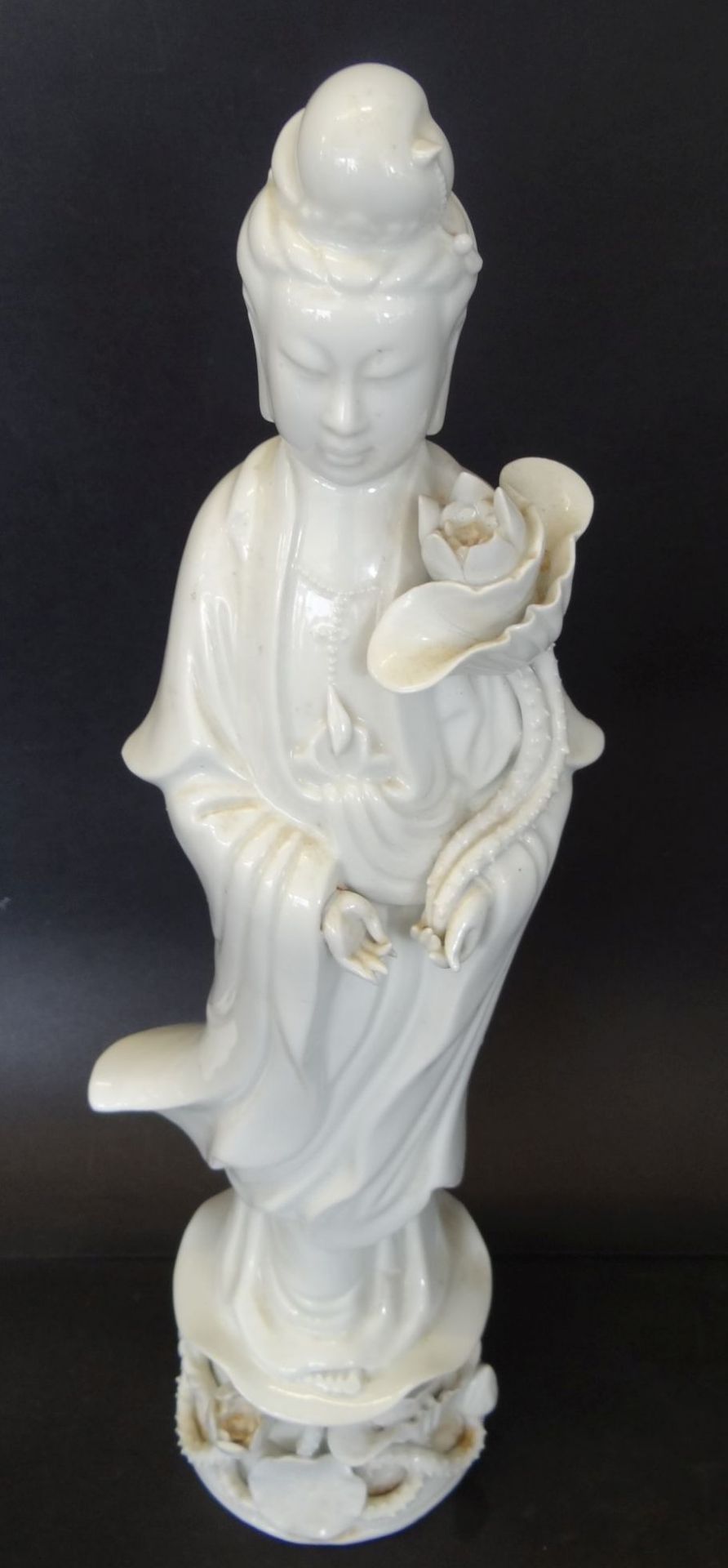 Porzellanfigur,Guan Yin, die chinesische Göttin der Barmherzigkeit, des Mitgefühls, der Güte und der - Bild 2 aus 8