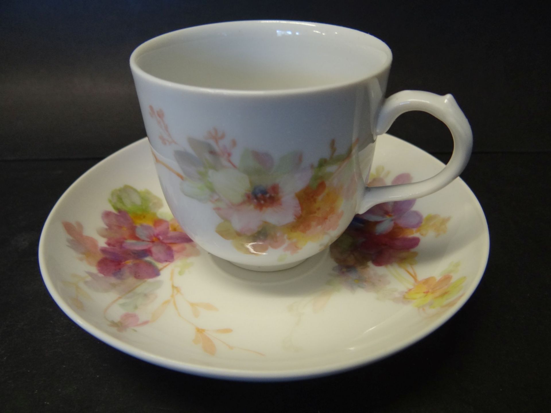 Kaffeetasse mit U.T. "KPM" Berlin, florales Dekor, älte - Bild 2 aus 6