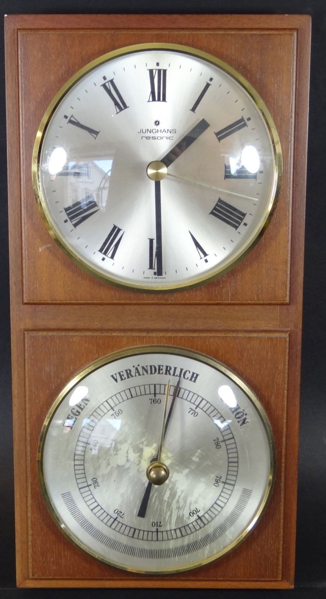 Junghans Wanduhr mit Barometer in Holzgehäuse, Batterie, 32x16 c