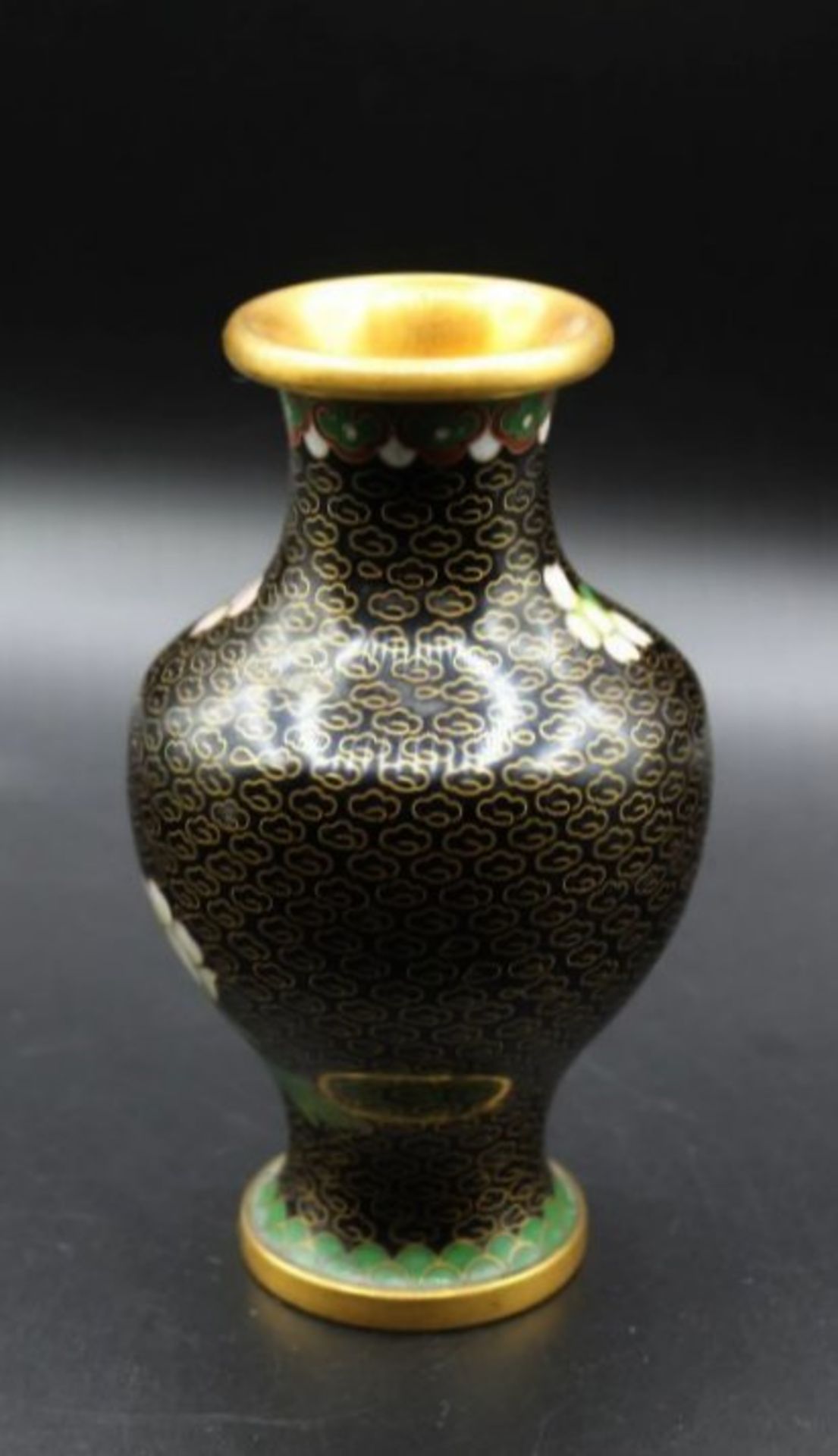 kl. Vase, China, Cloisonné, Floraldekor, H-13cm. - Bild 2 aus 2