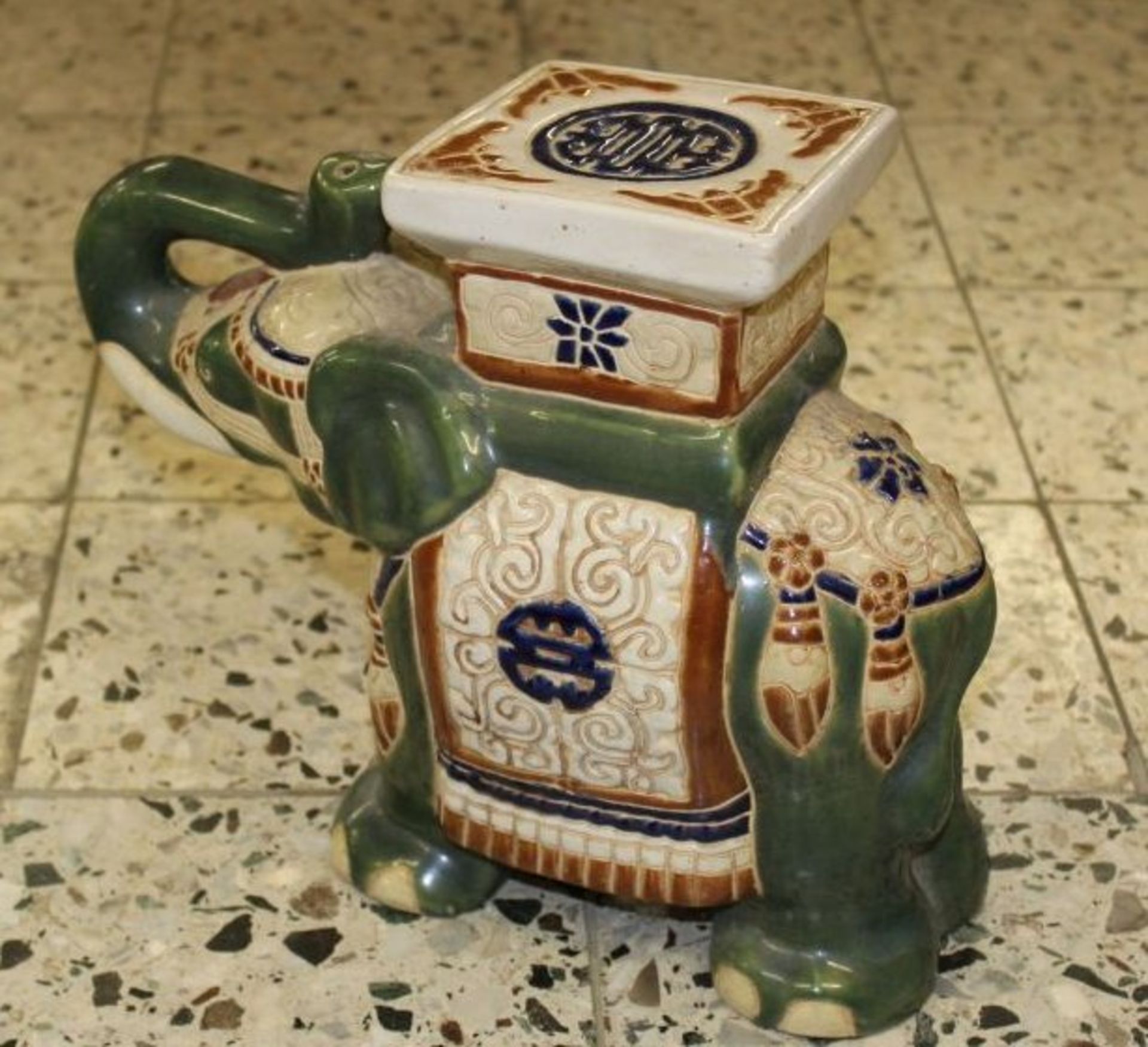 kleiner Keramik Blumenhocker, Elefant, H-26cm B-31cm T-14cm.