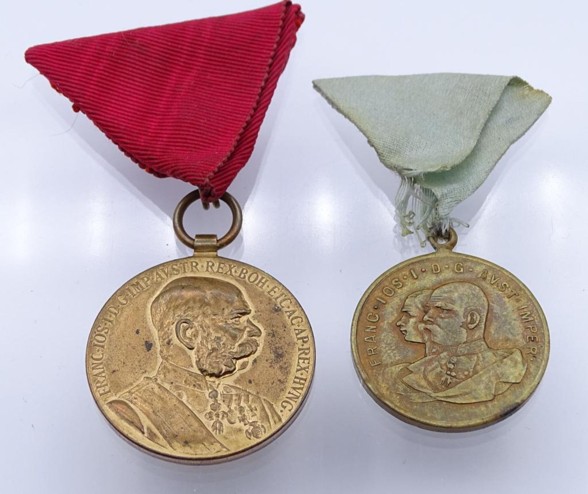 Zwei Medaillen,Österreich, an Ban
