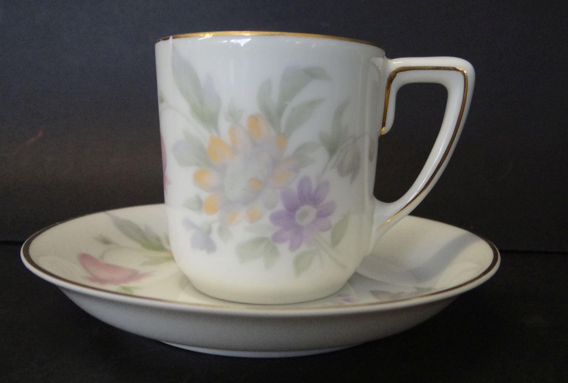 Jugendstil-Moccatasse mit U.T. "Rosenthal", Blumendekor